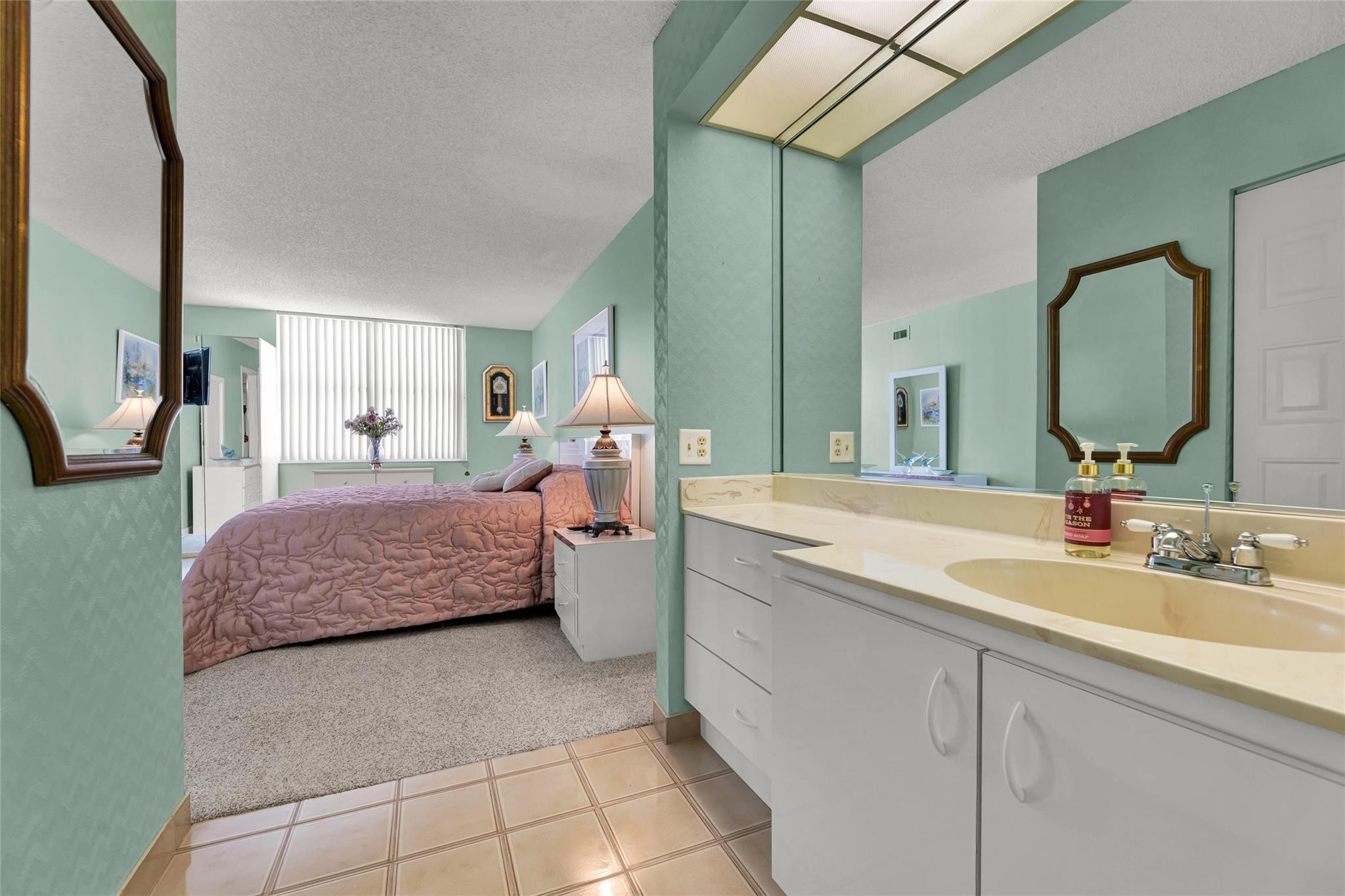 1010 S Ocean #1509 Pompano Beach, FL 33062