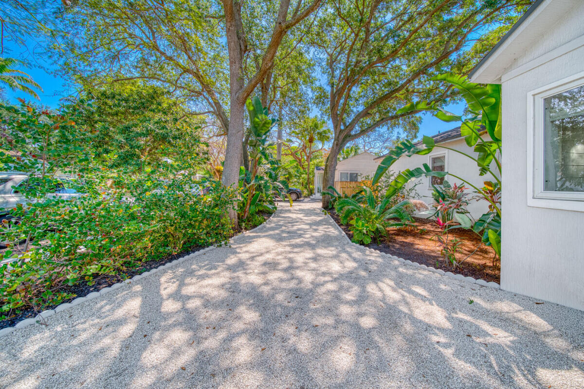 5870 SW 46th Miami, FL 33155