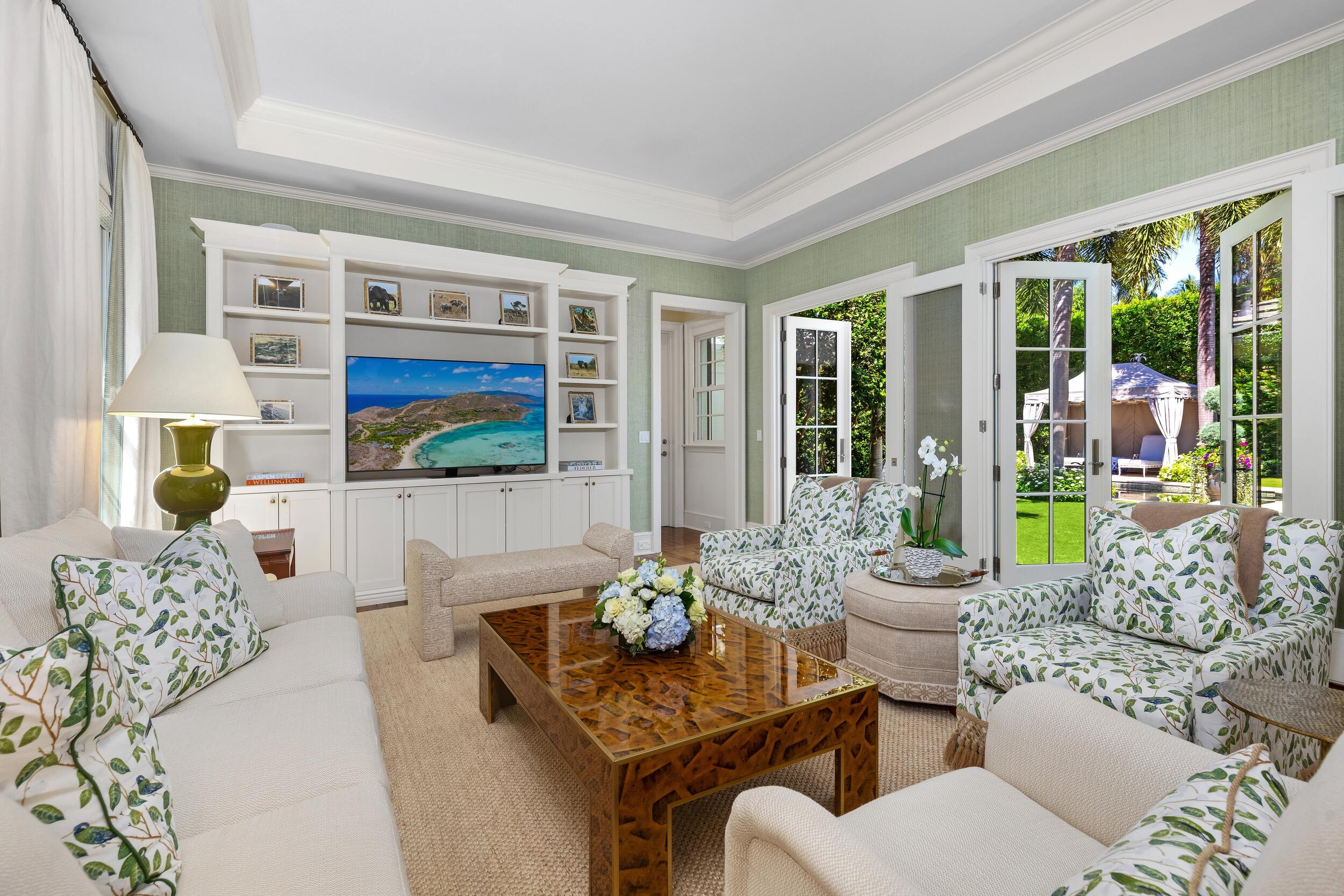 231 Coral Palm Beach, FL 33480