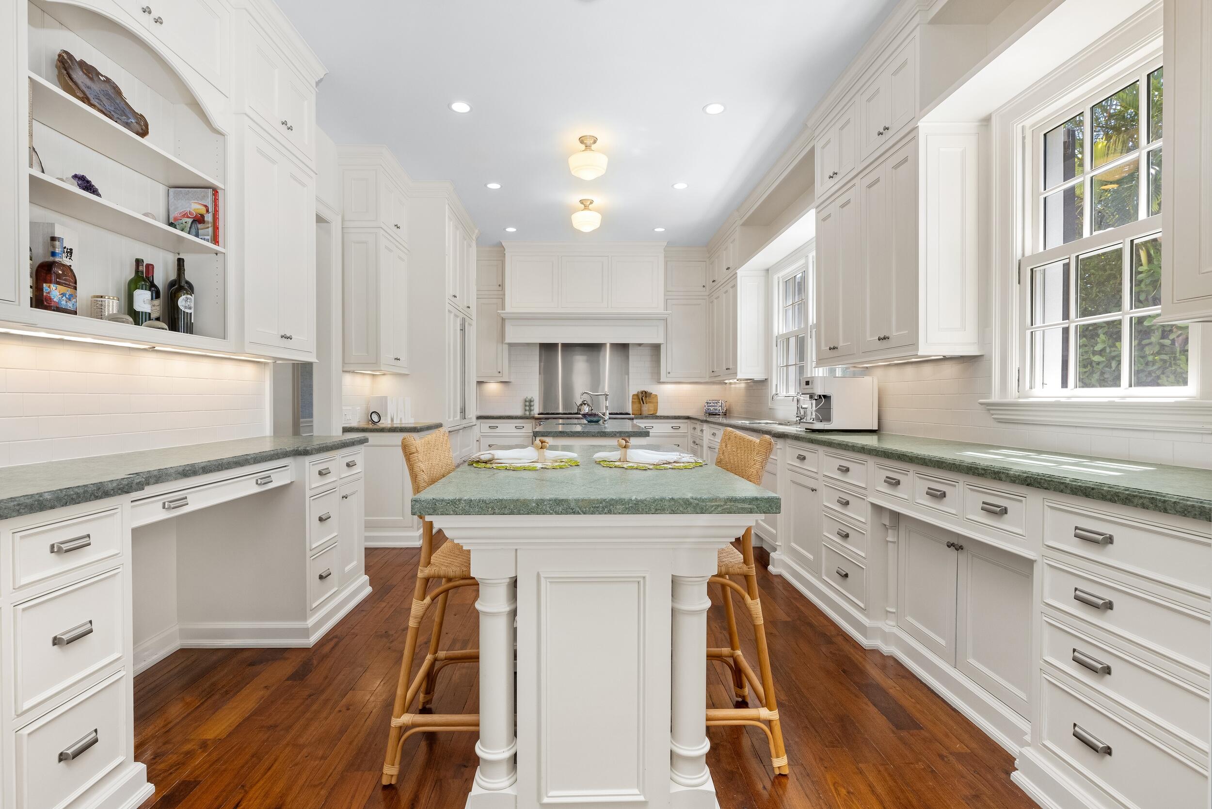231 Coral Palm Beach, FL 33480