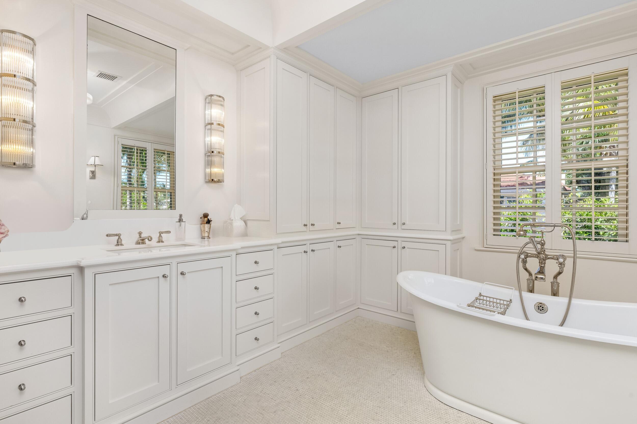 231 Coral Palm Beach, FL 33480