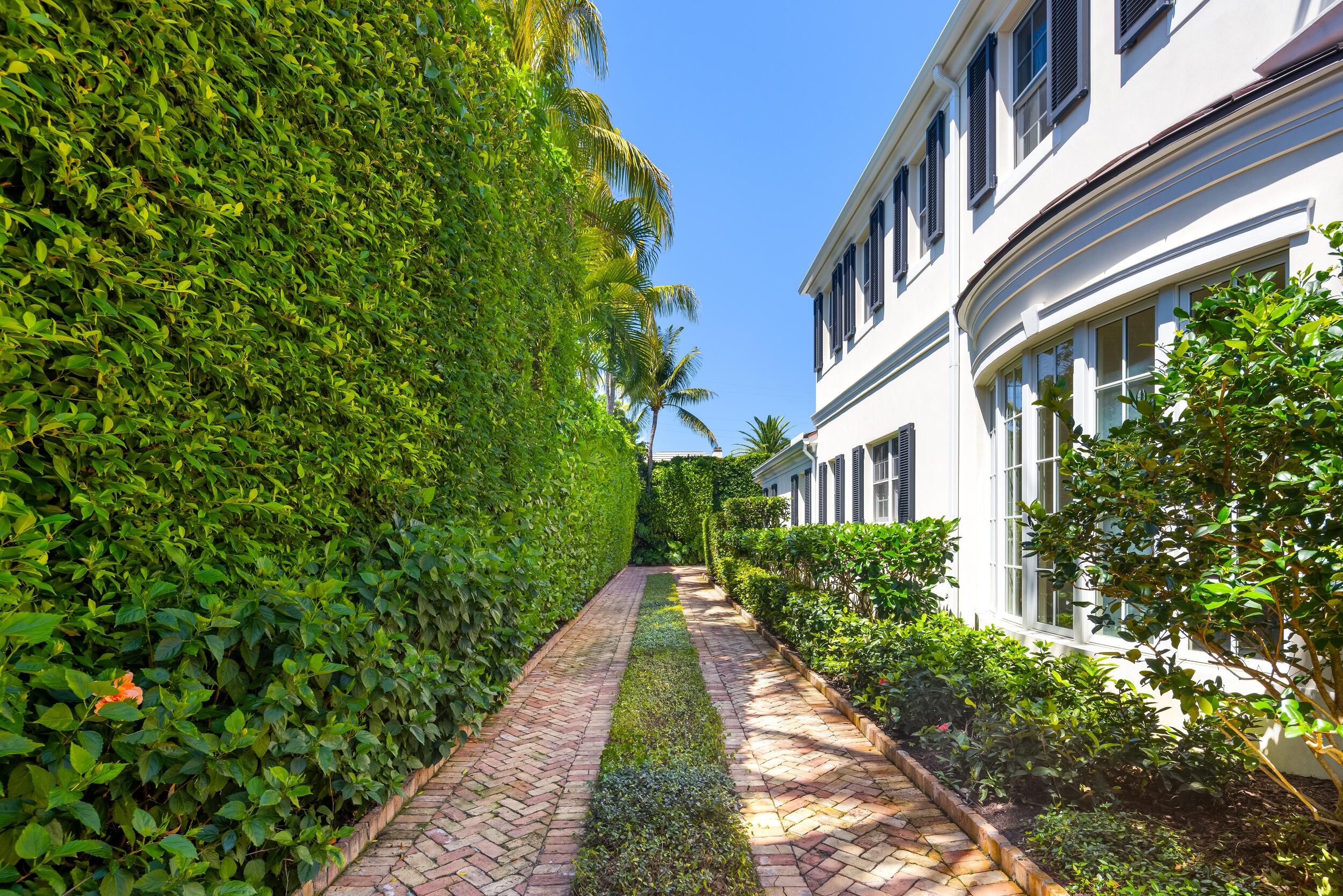 231 Coral Palm Beach, FL 33480