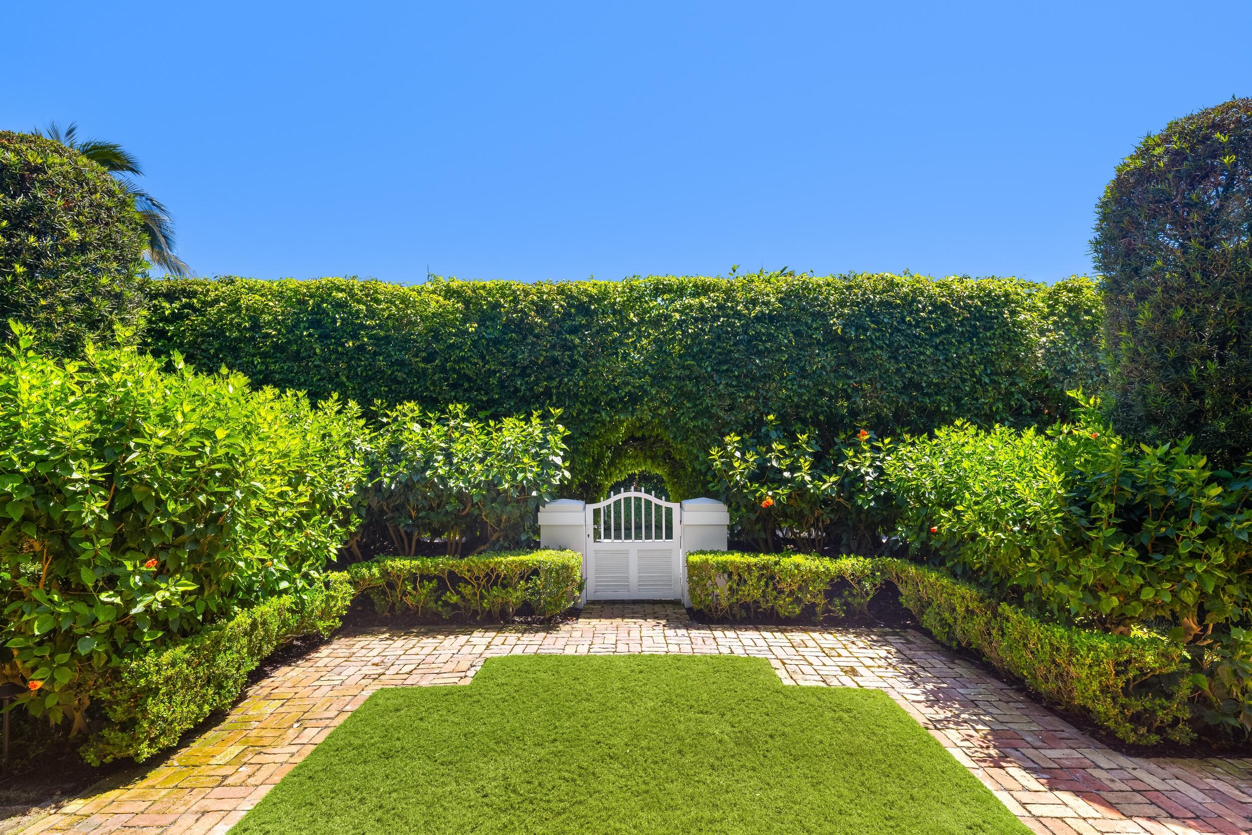 231 Coral Palm Beach, FL 33480