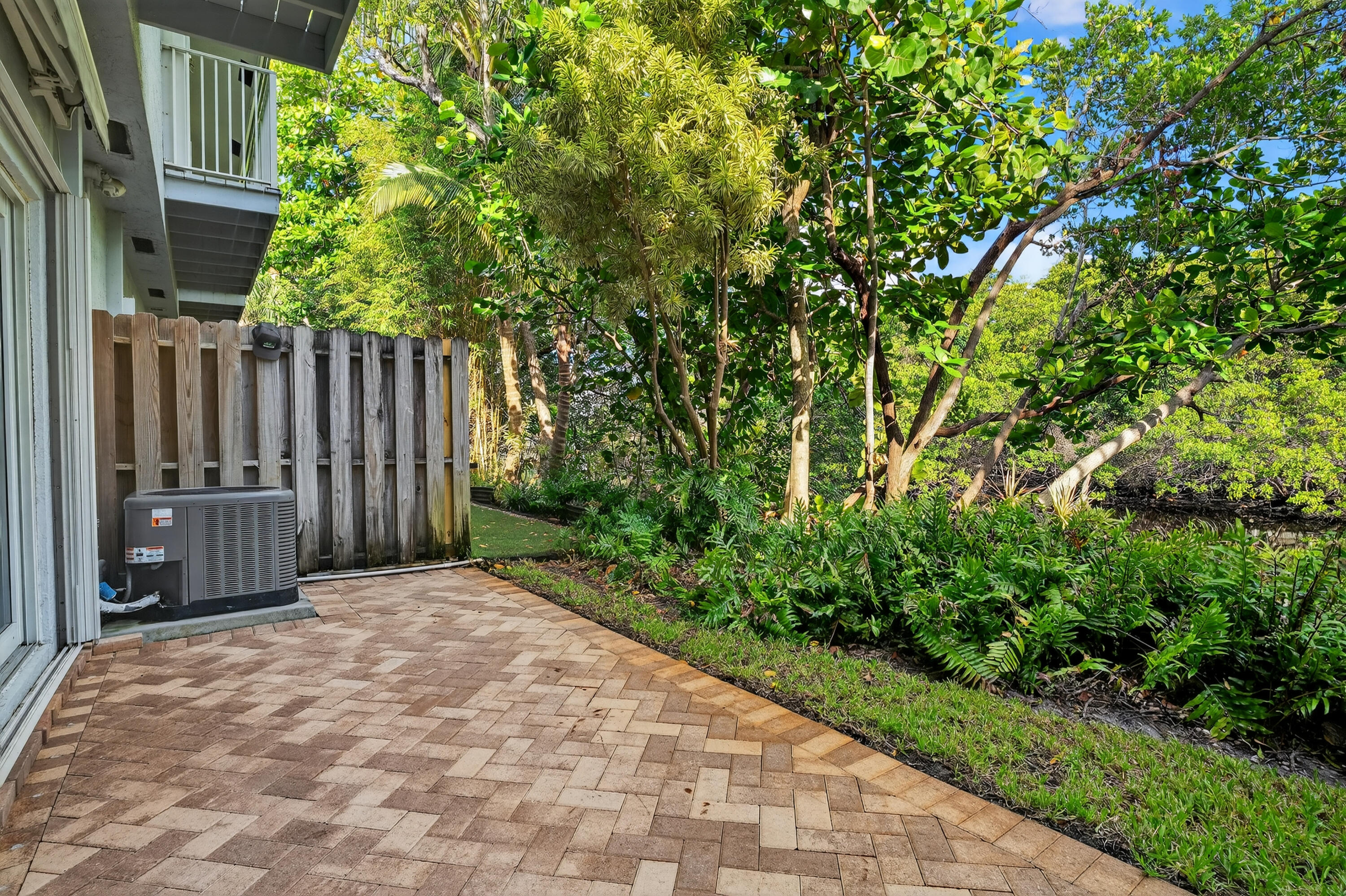 1777 NE 4th #B3 Fort Lauderdale, FL 33305