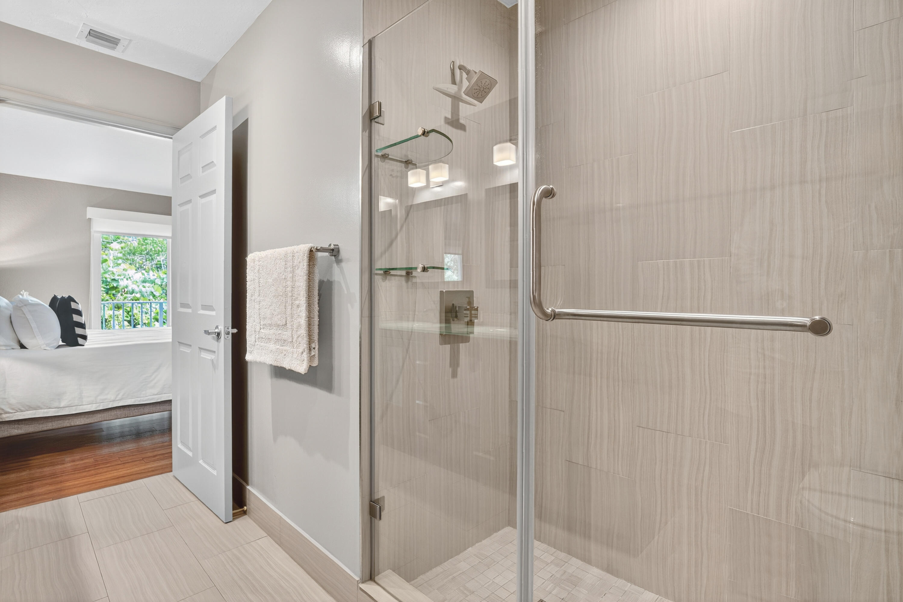 1777 NE 4th #B3 Fort Lauderdale, FL 33305