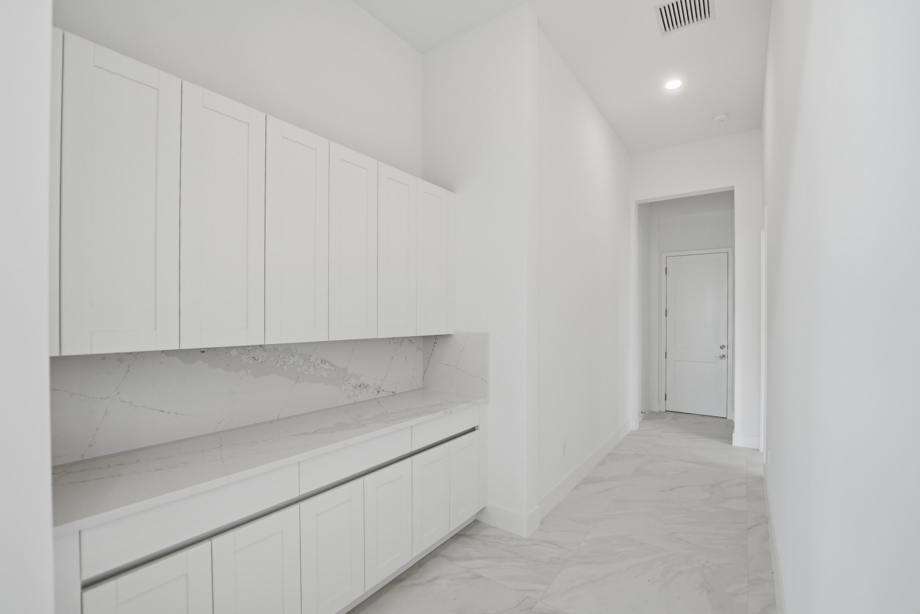 7738 Longchamp Lake Worth, FL 33449