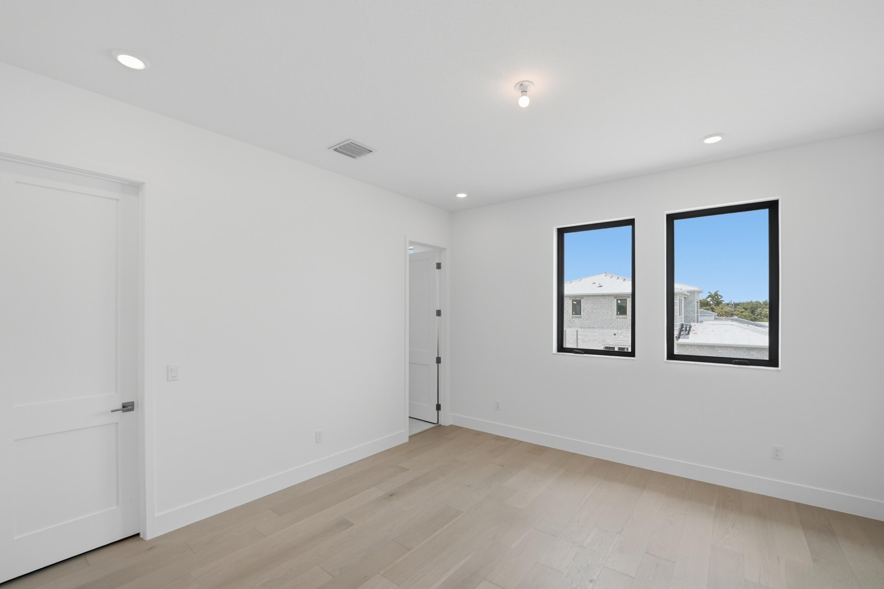 7738 Longchamp Lake Worth, FL 33449