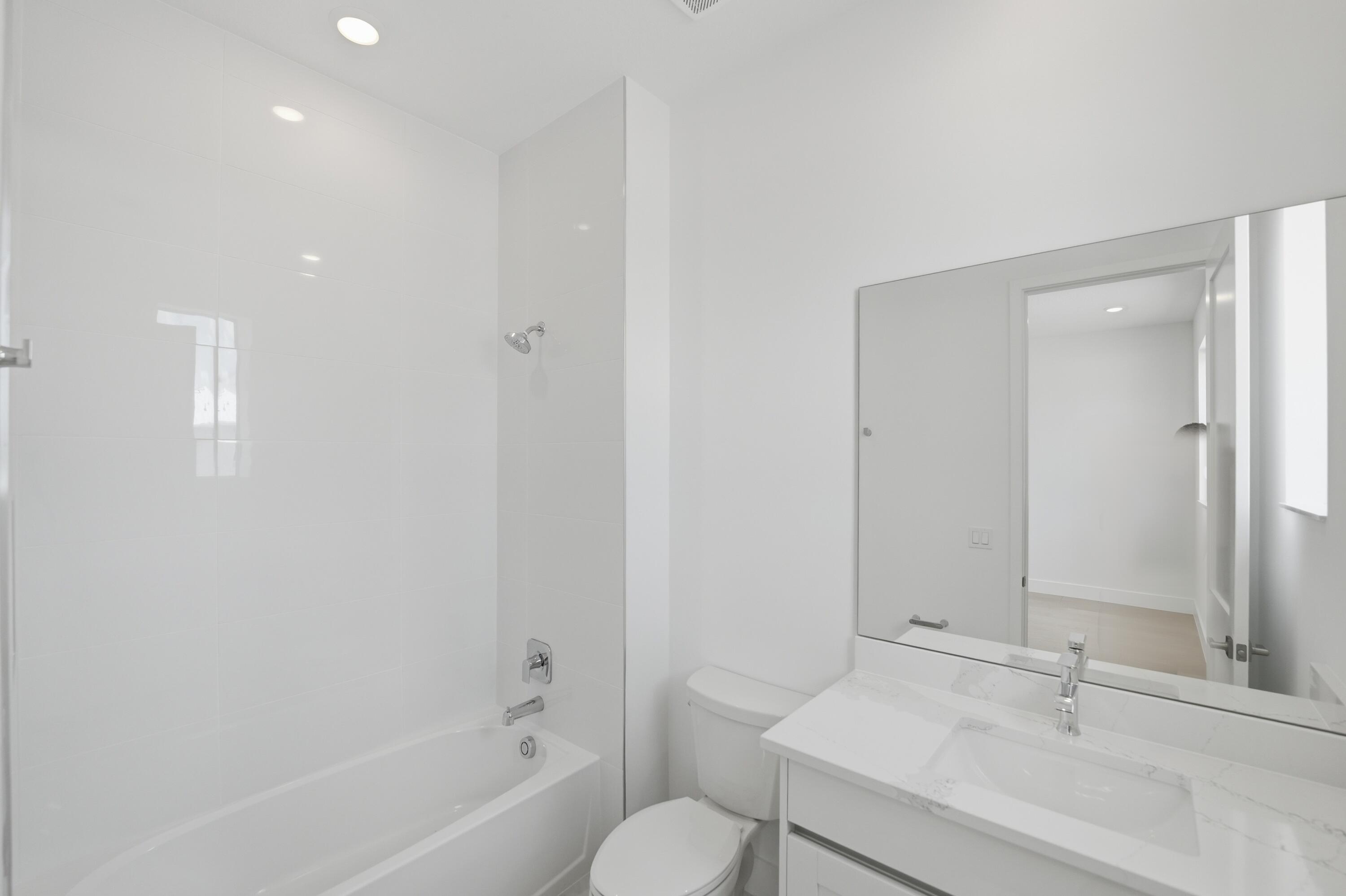 7738 Longchamp Lake Worth, FL 33449