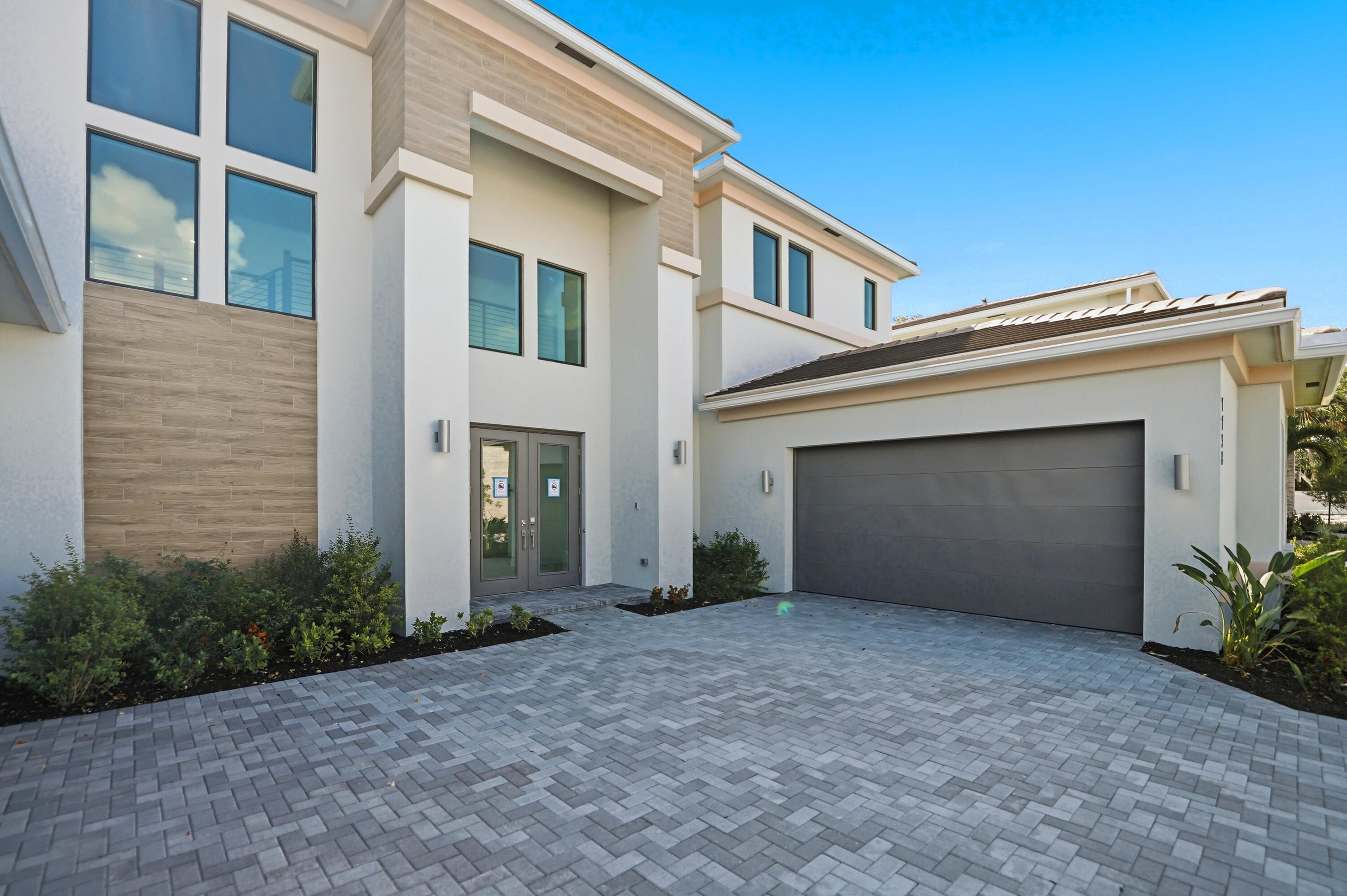 7738 Longchamp Lake Worth, FL 33449