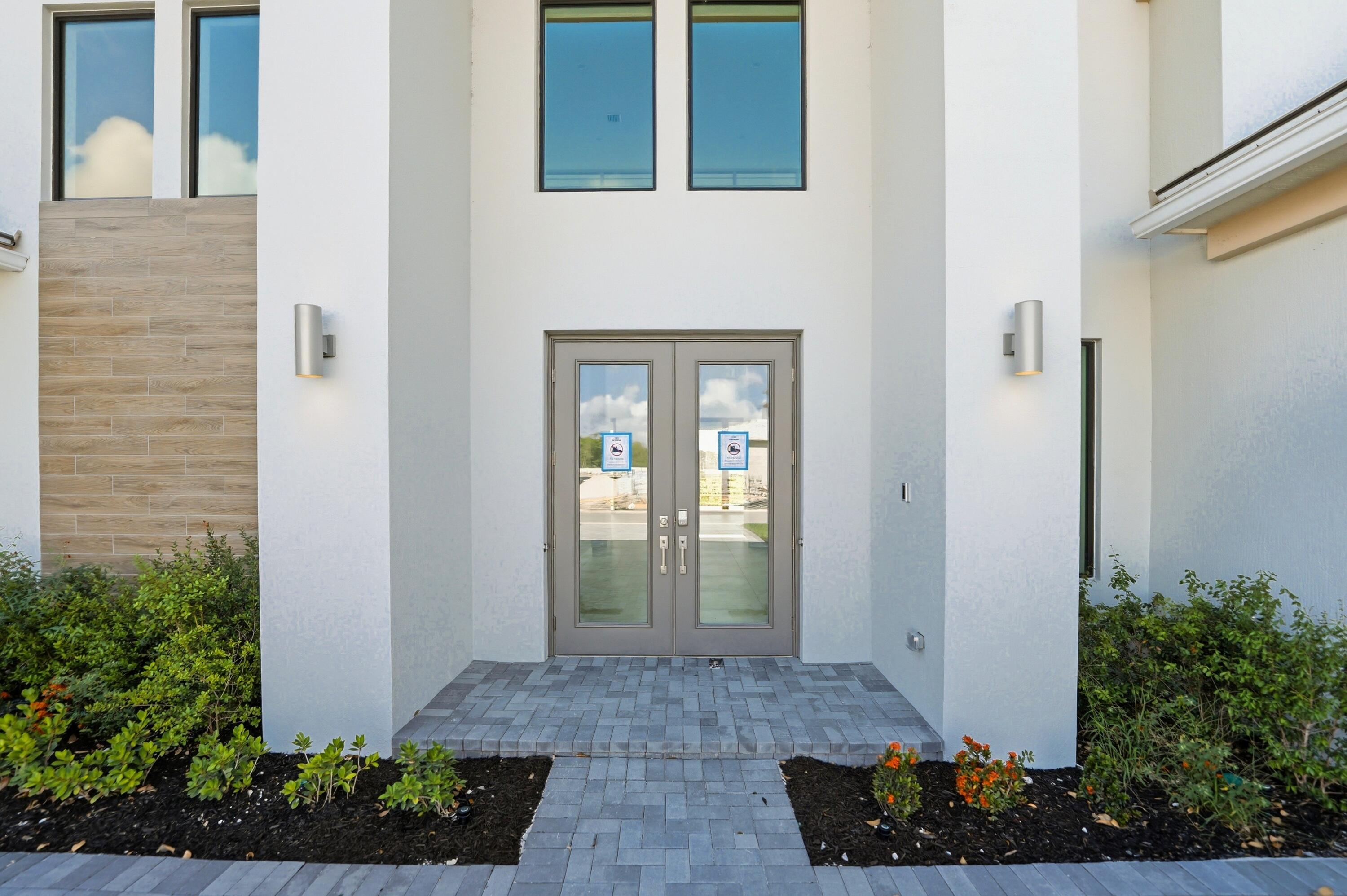 7738 Longchamp Lake Worth, FL 33449