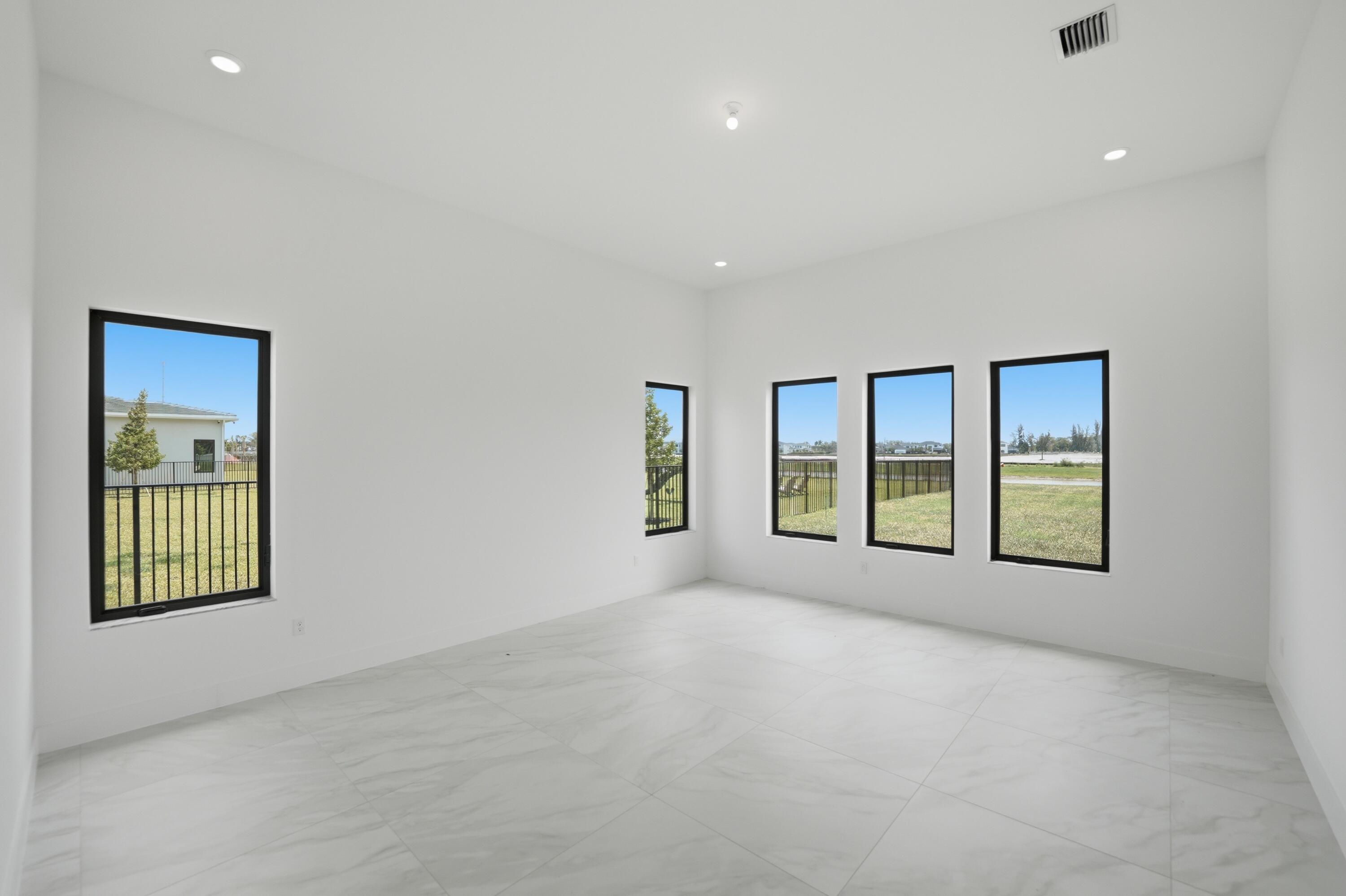 7738 Longchamp Lake Worth, FL 33449