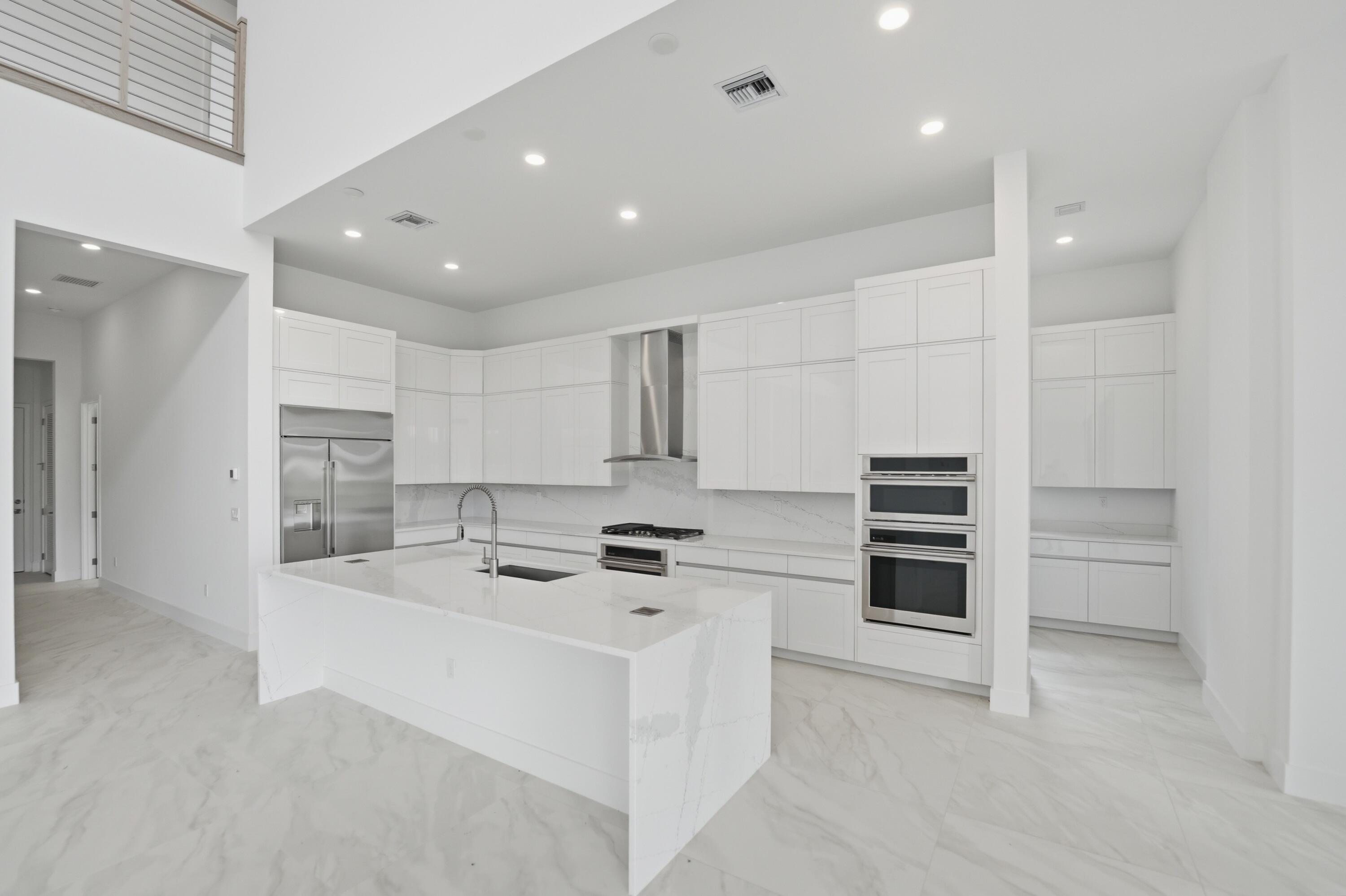 7738 Longchamp Lake Worth, FL 33449