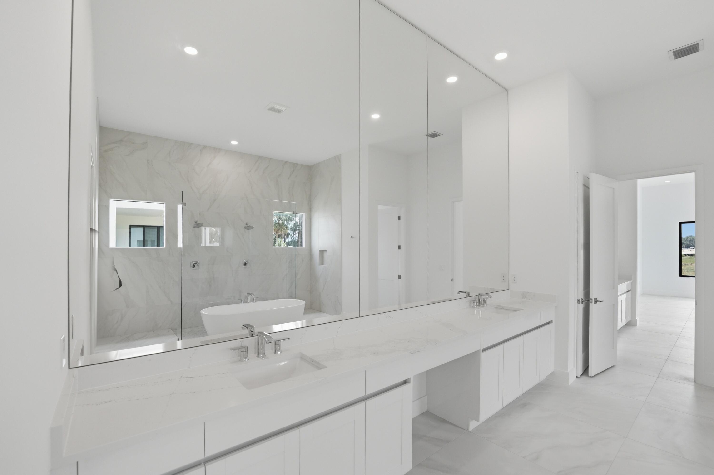 7738 Longchamp Lake Worth, FL 33449