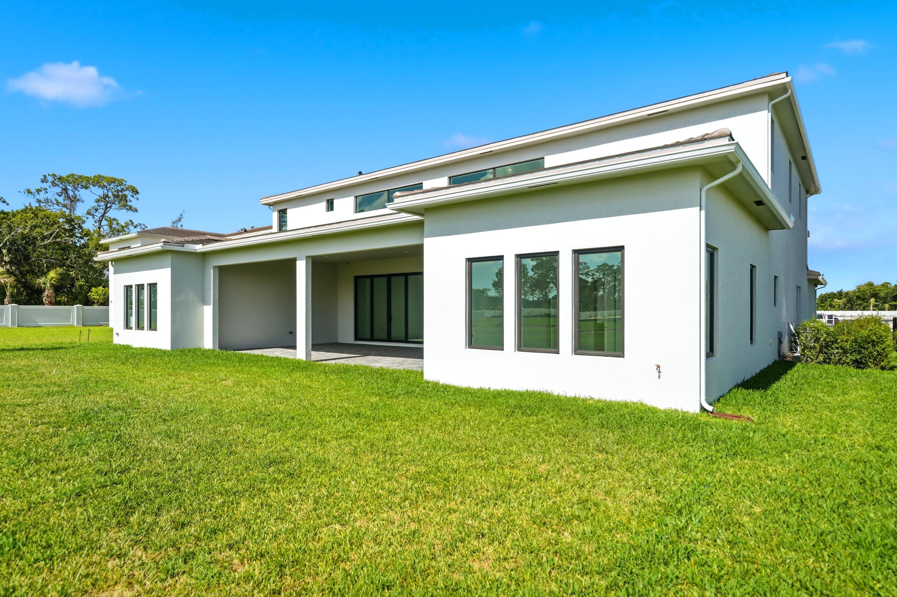 7738 Longchamp Lake Worth, FL 33449