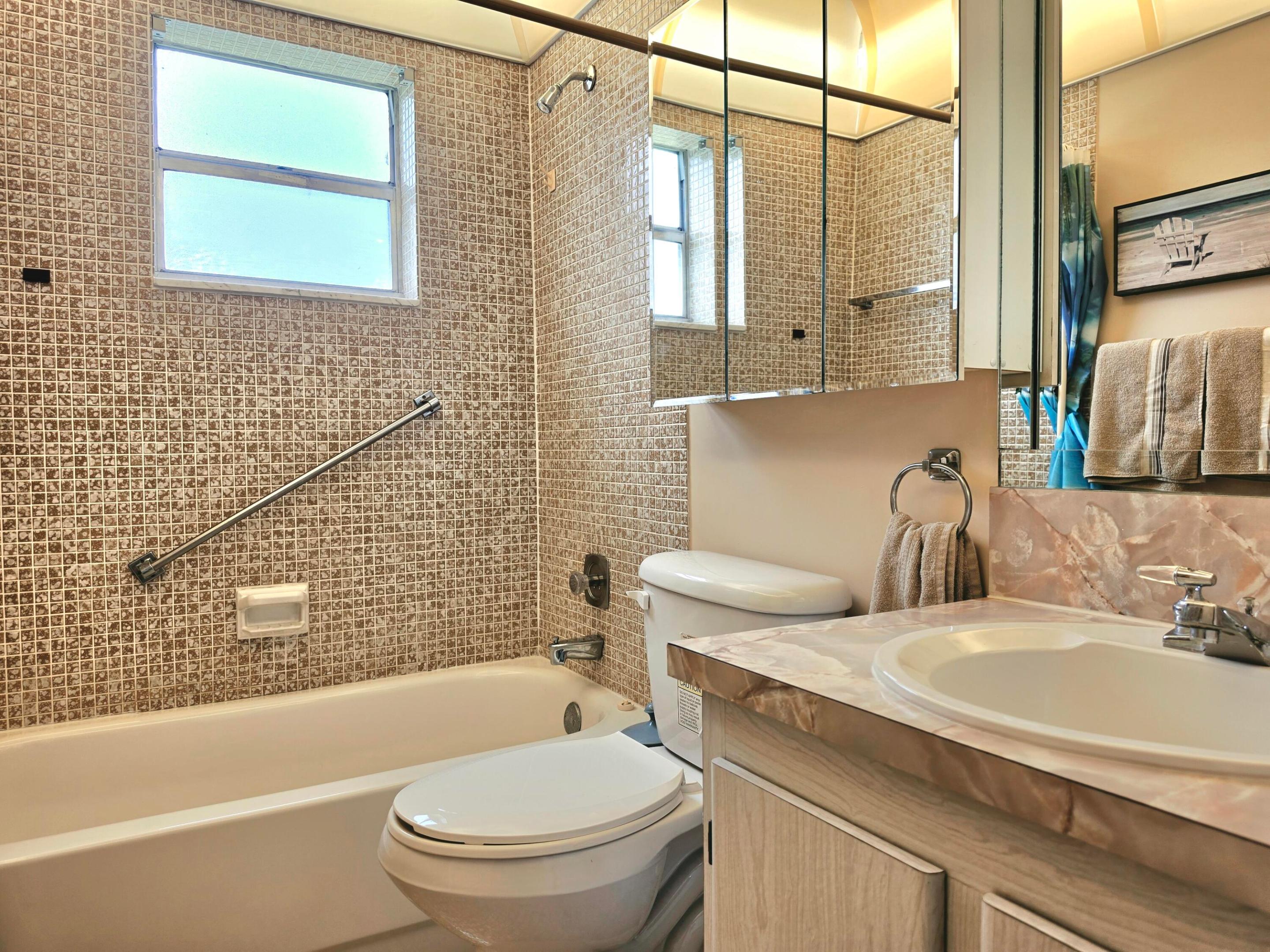 719 Flanders #O Delray Beach, FL 33484