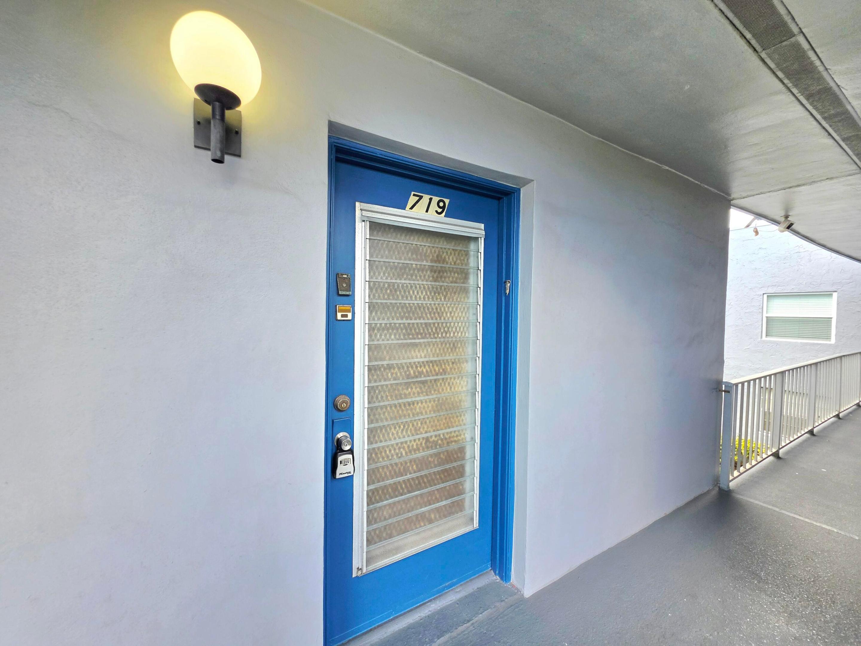 719 Flanders #O Delray Beach, FL 33484