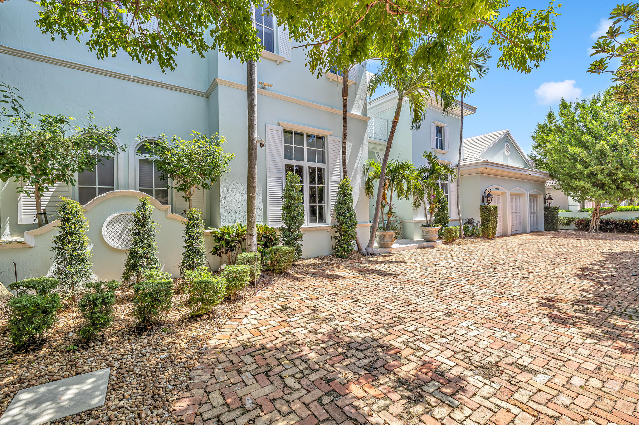 2409 NE 27th Lighthouse Point, FL 33064