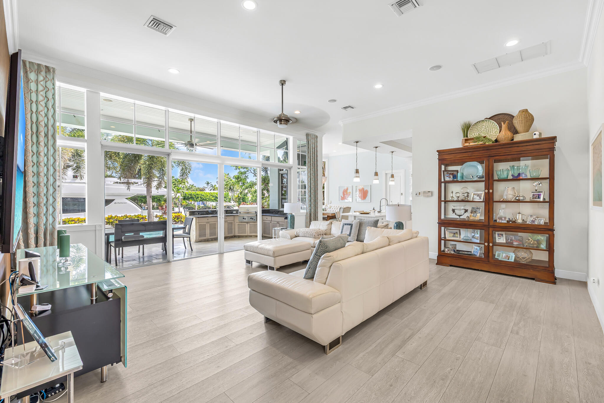 2409 NE 27th Lighthouse Point, FL 33064