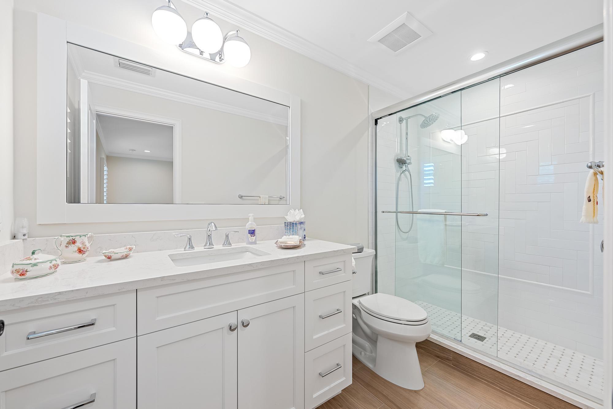 11785 Lake Shr North Palm Beach, FL 33408