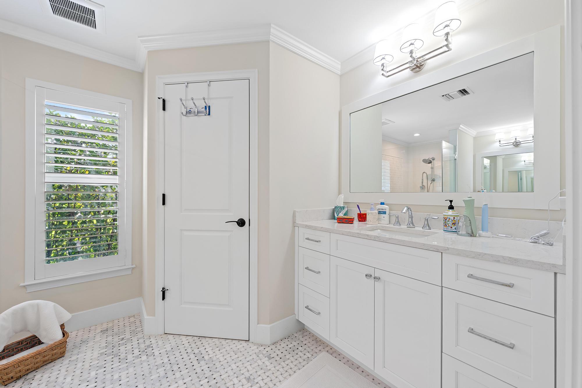 11785 Lake Shr North Palm Beach, FL 33408