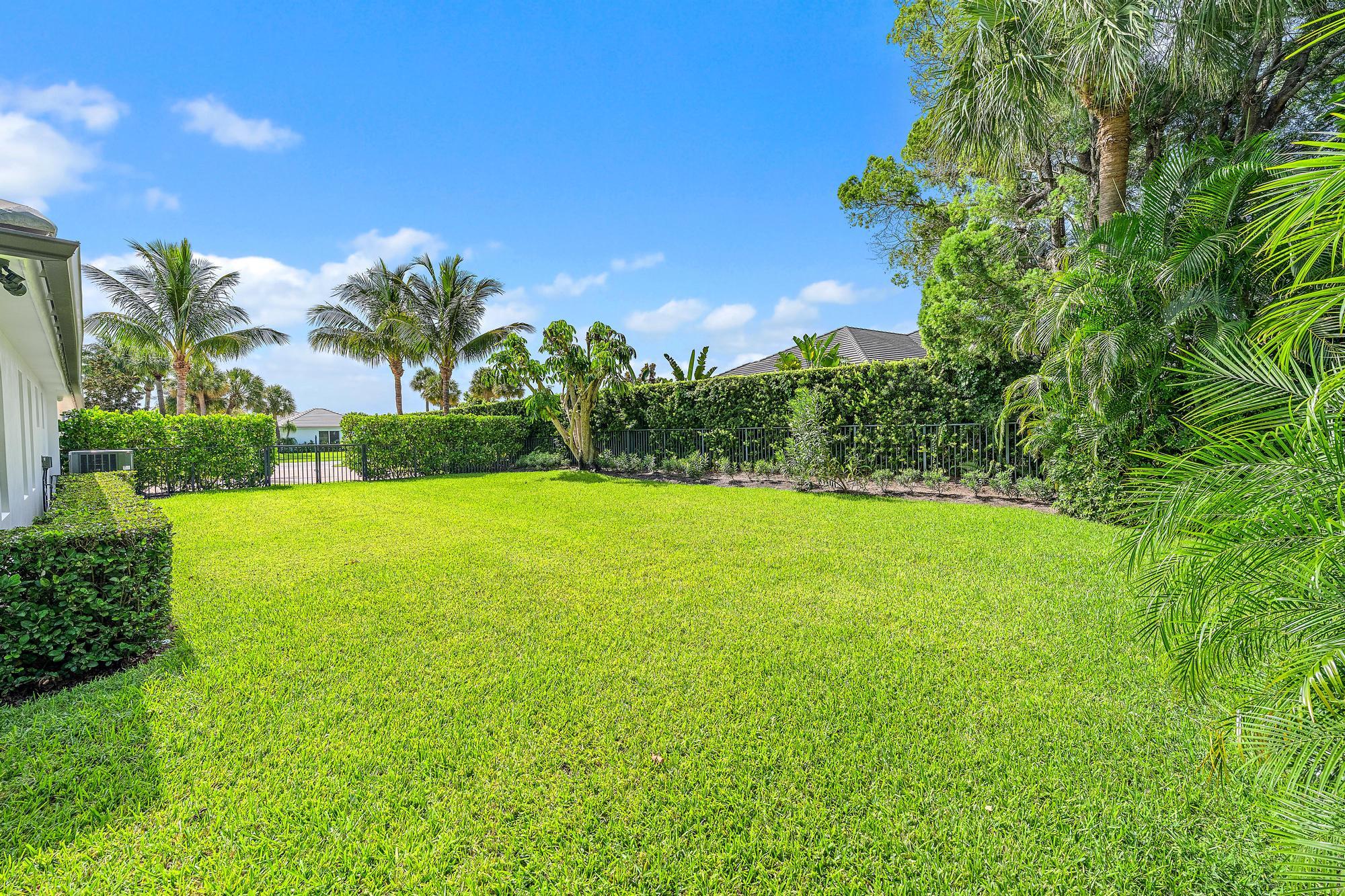 11785 Lake Shr North Palm Beach, FL 33408