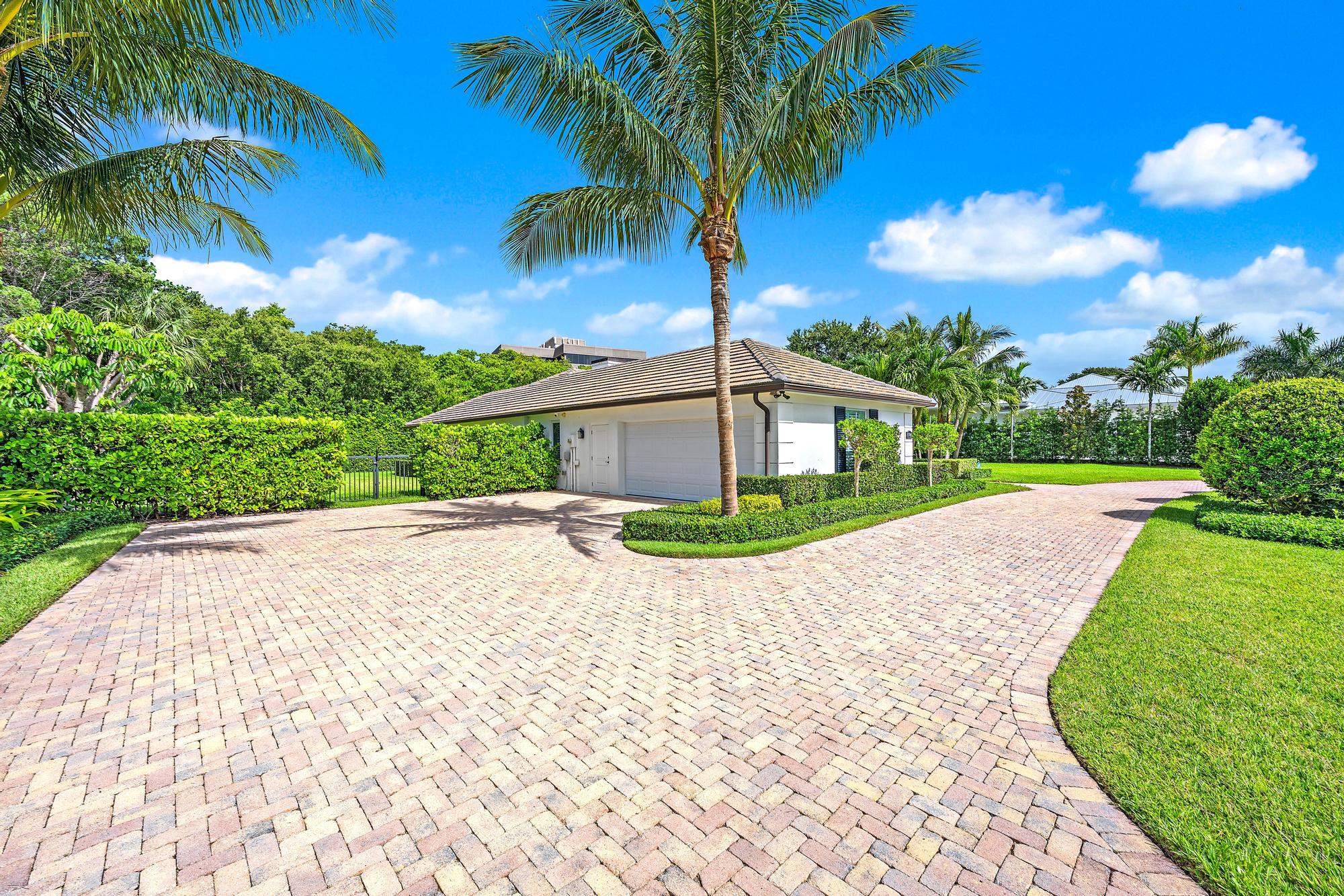11785 Lake Shr North Palm Beach, FL 33408