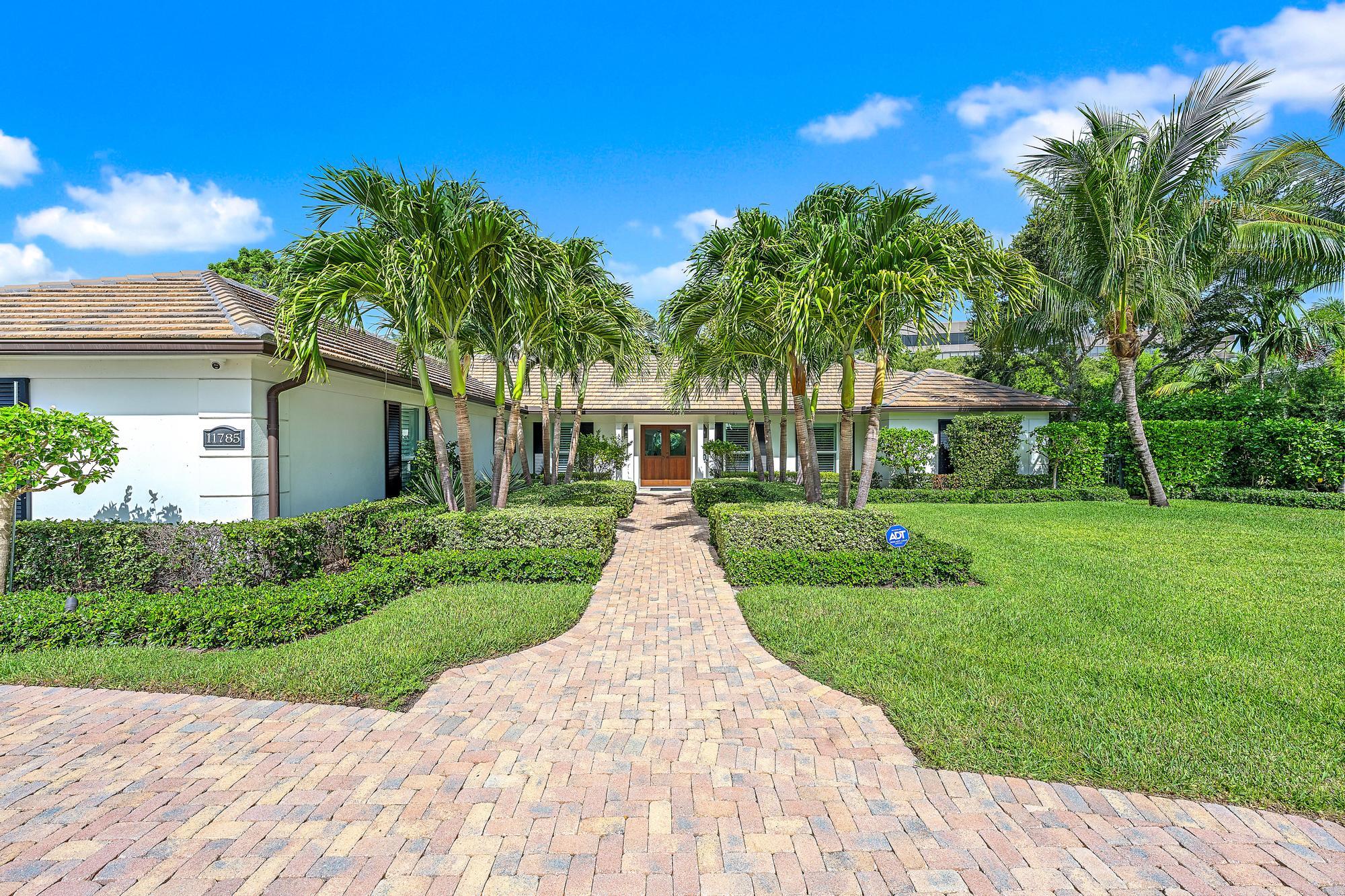 11785 Lake Shr North Palm Beach, FL 33408