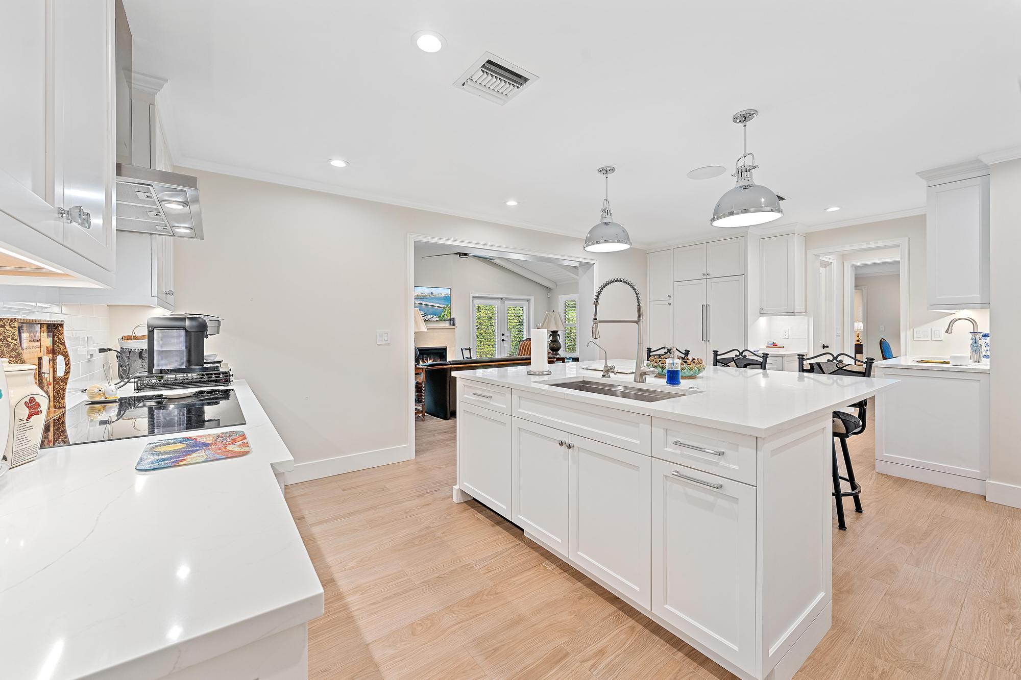 11785 Lake Shr North Palm Beach, FL 33408