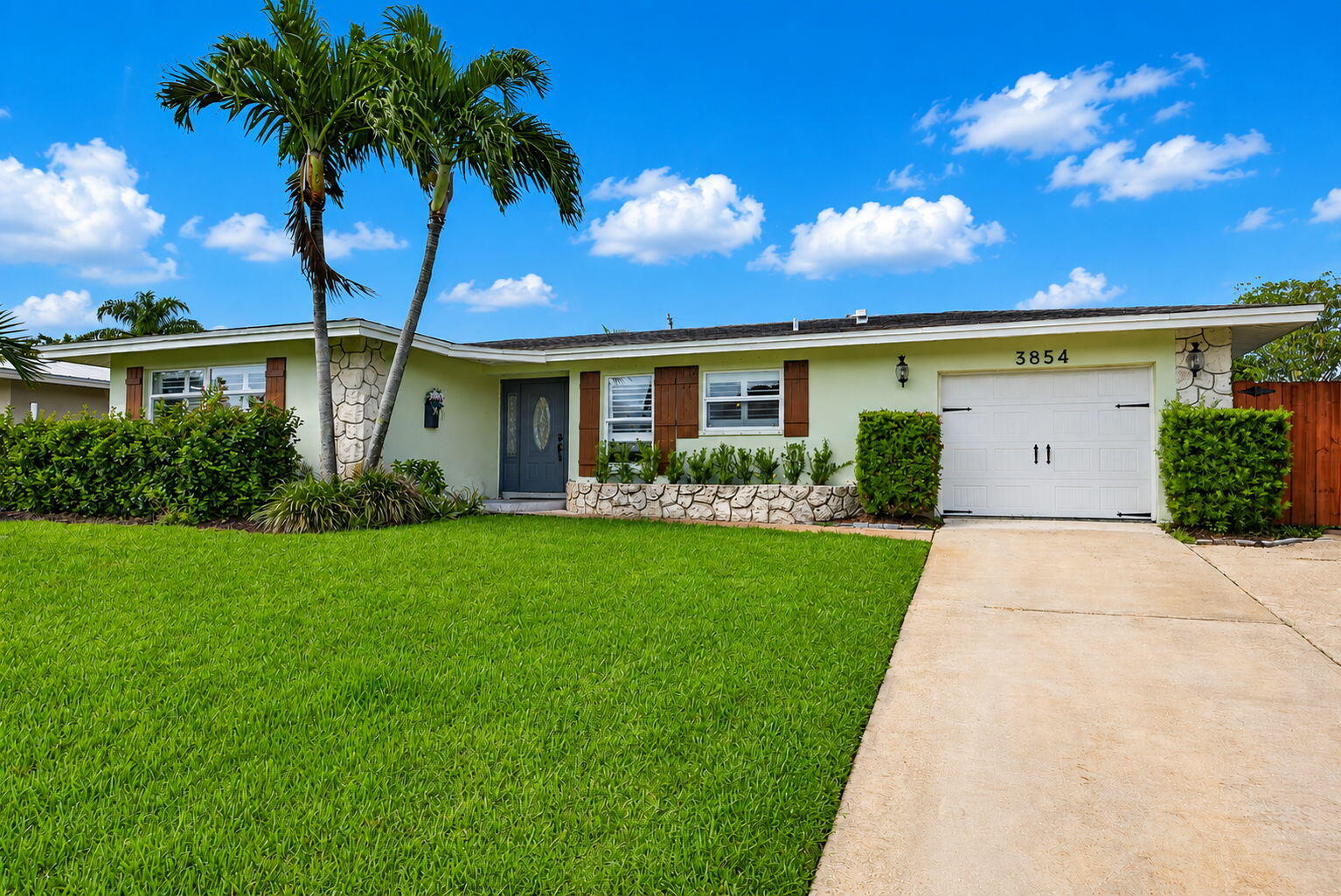 3854 Buttercup Cir