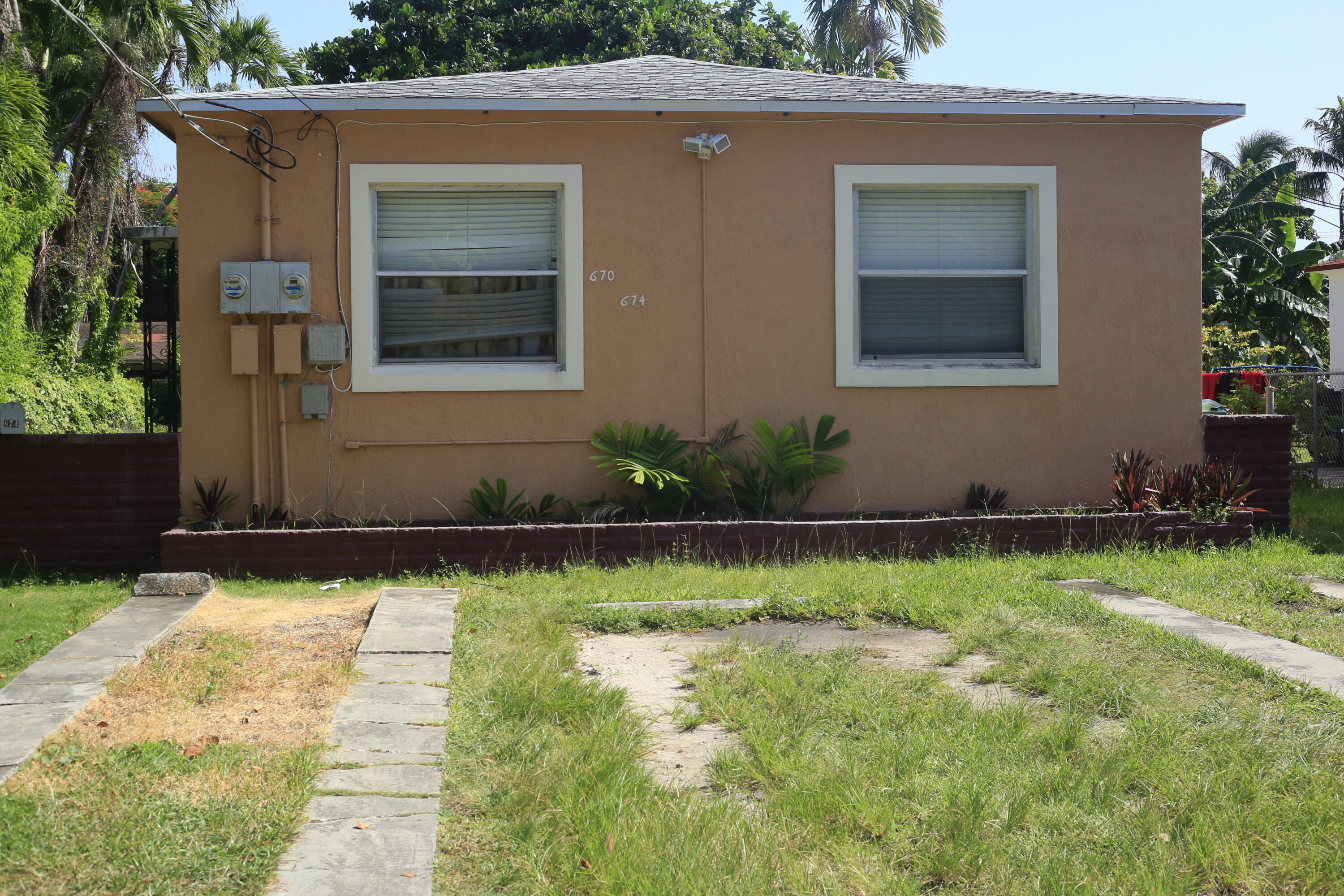 670 NE 87th