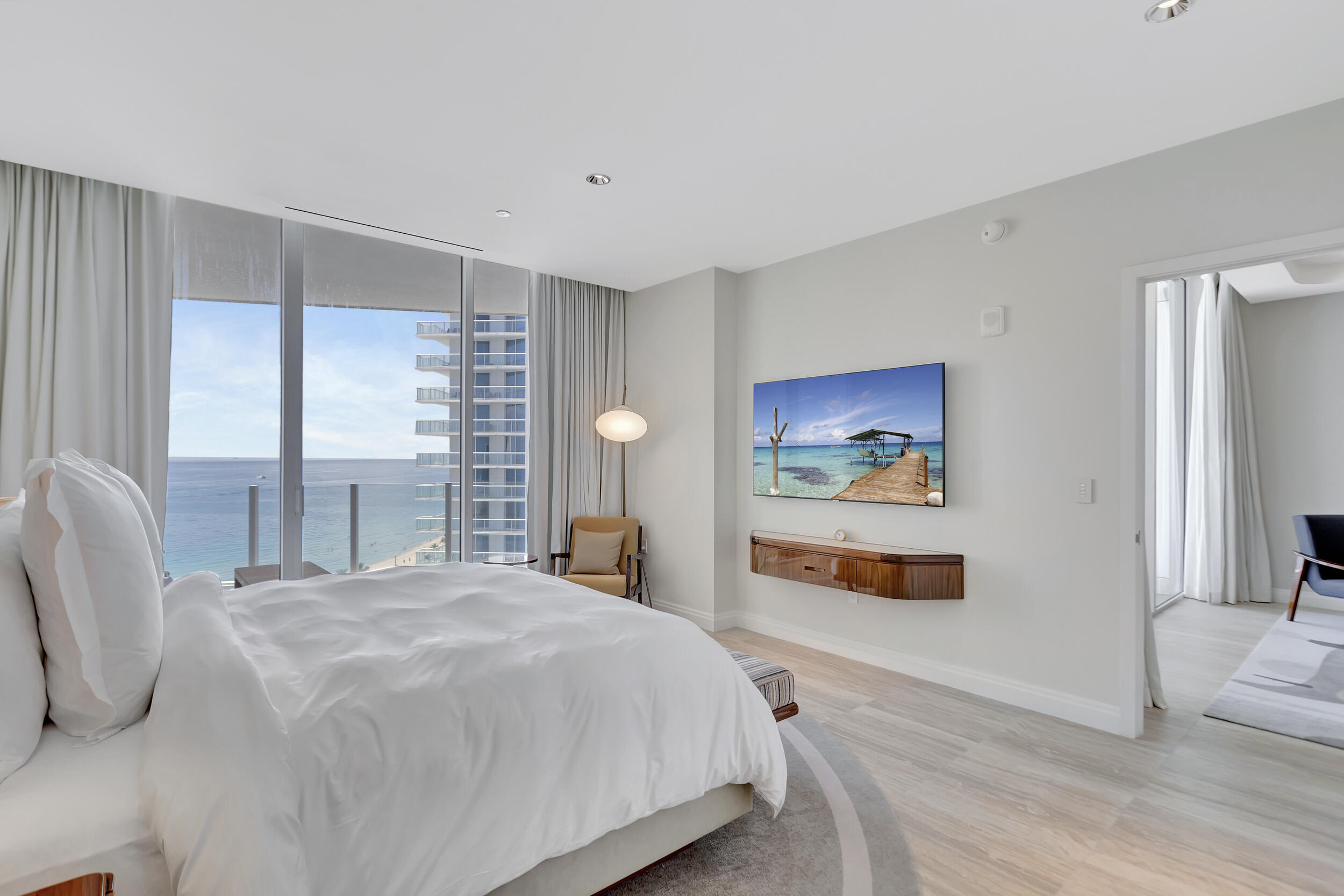 525 N Fort Lauderdale Bch Blvd #1705 Fort Lauderdale, FL 33304