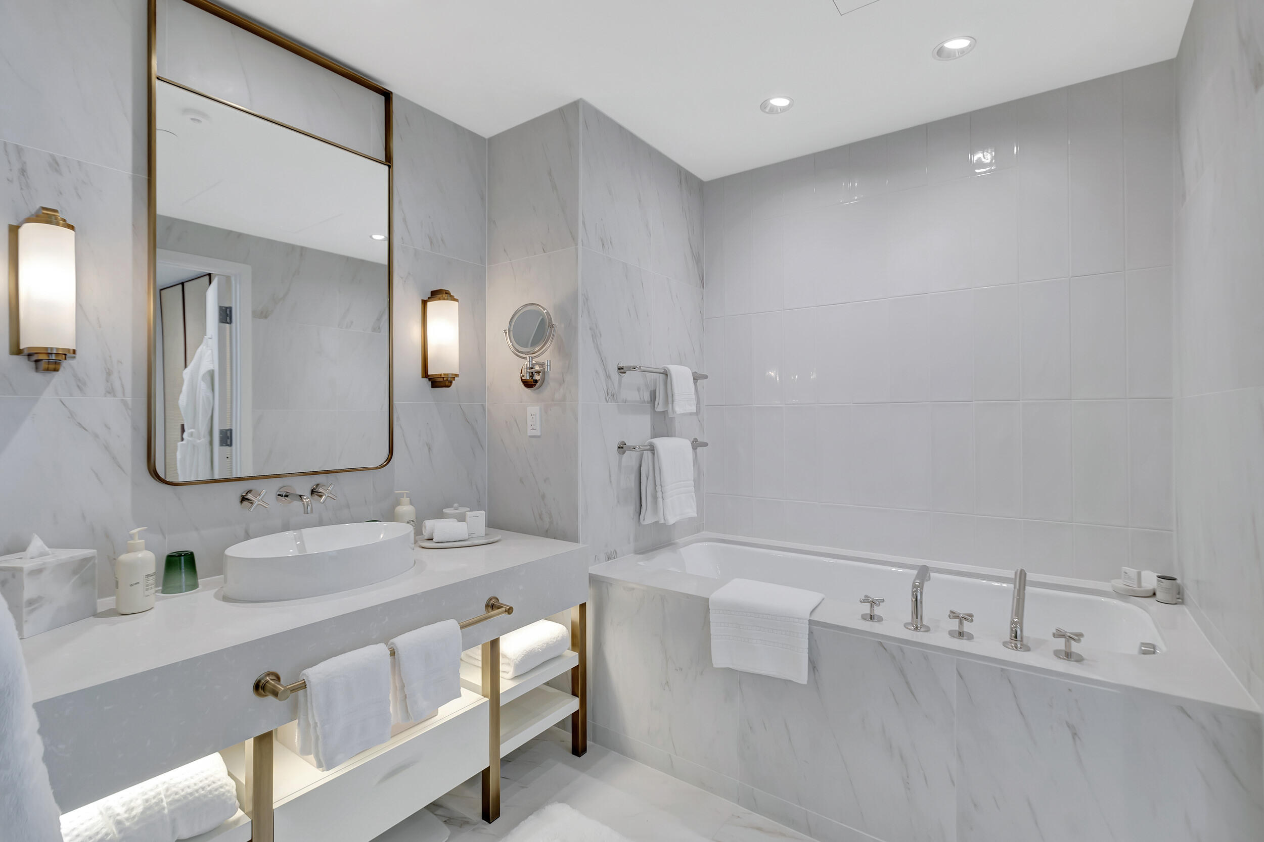 525 N Fort Lauderdale Bch Blvd #1705 Fort Lauderdale, FL 33304