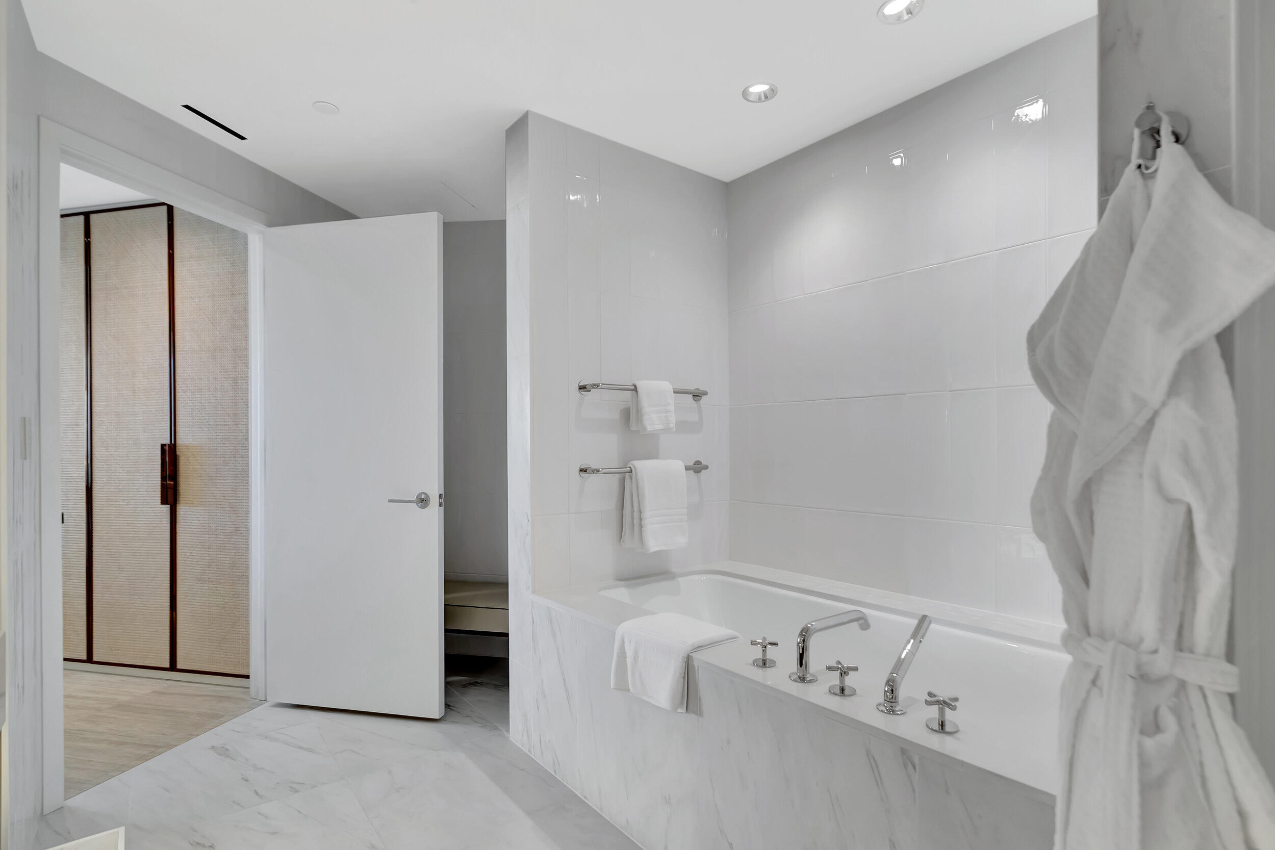 525 N Fort Lauderdale Bch Blvd #1705 Fort Lauderdale, FL 33304