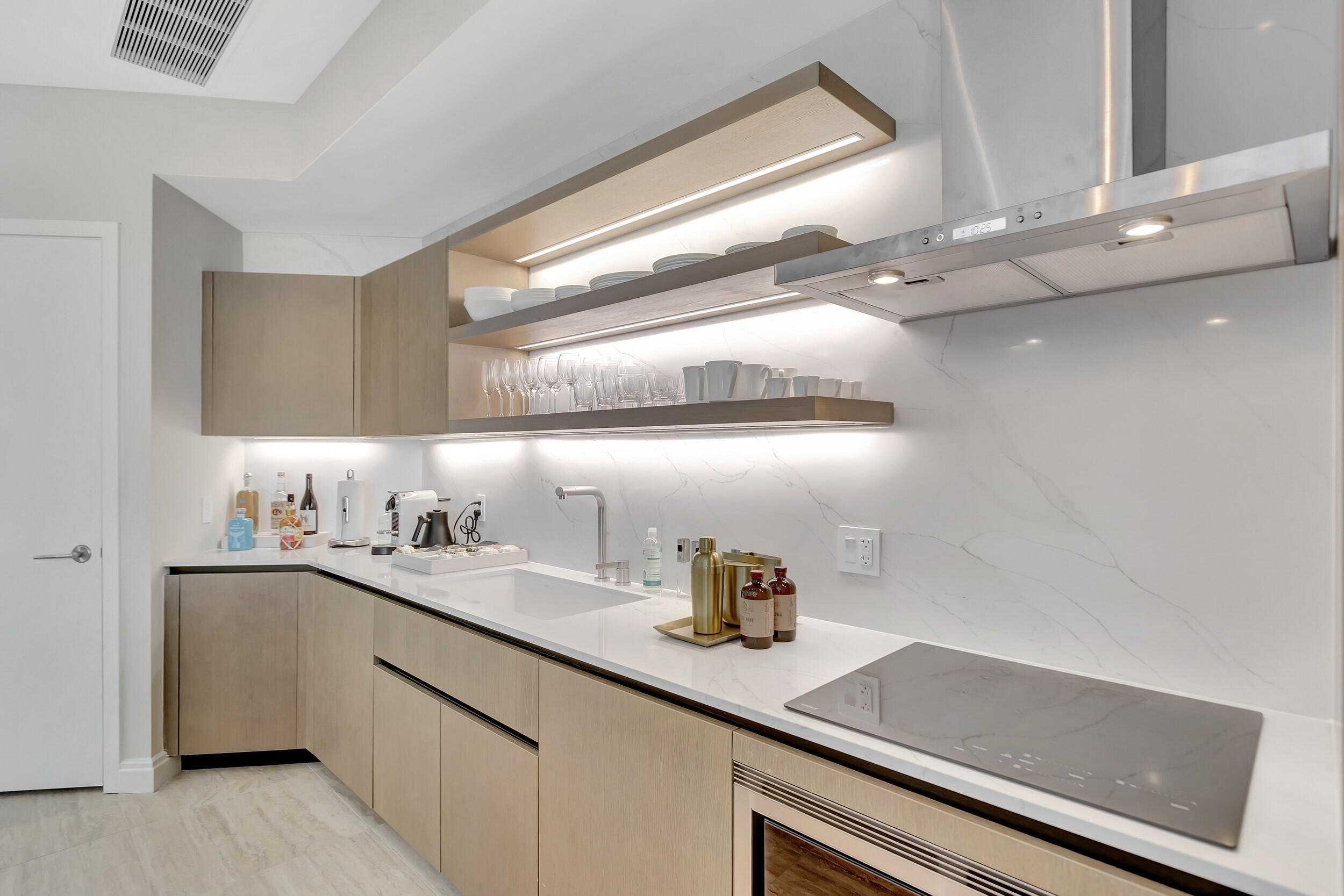 525 N Fort Lauderdale Bch Blvd #1705 Fort Lauderdale, FL 33304