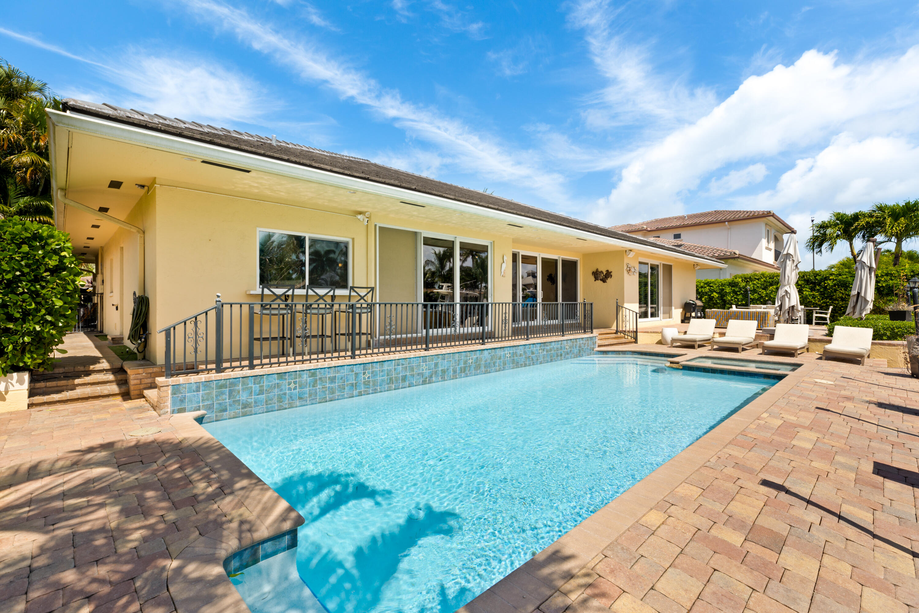 4210 NE 23rd Ave Lighthouse Point, FL 33064