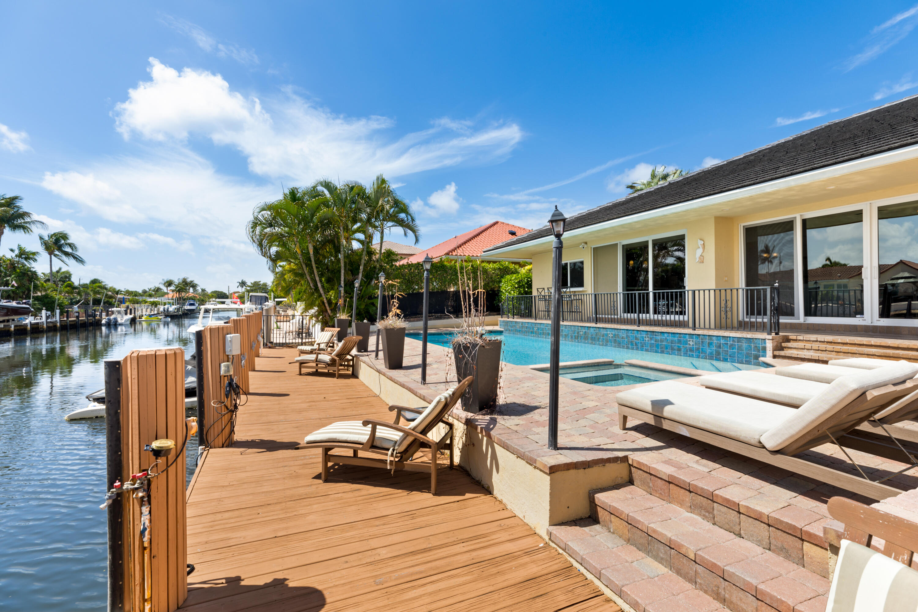 4210 NE 23rd Ave Lighthouse Point, FL 33064