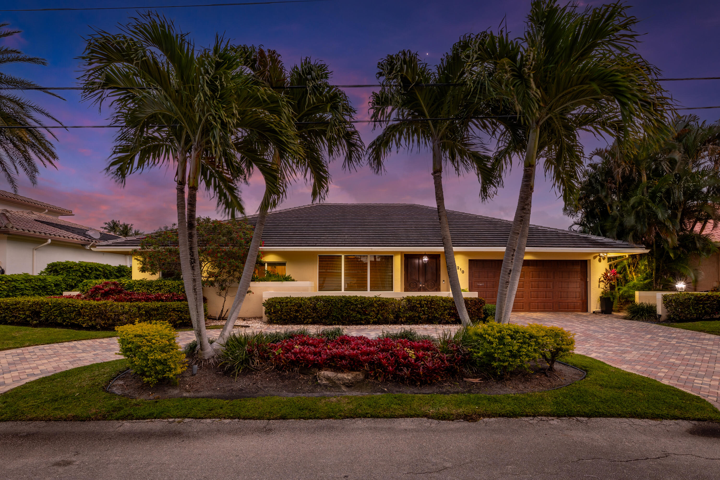 4210 NE 23rd Ave Lighthouse Point, FL 33064