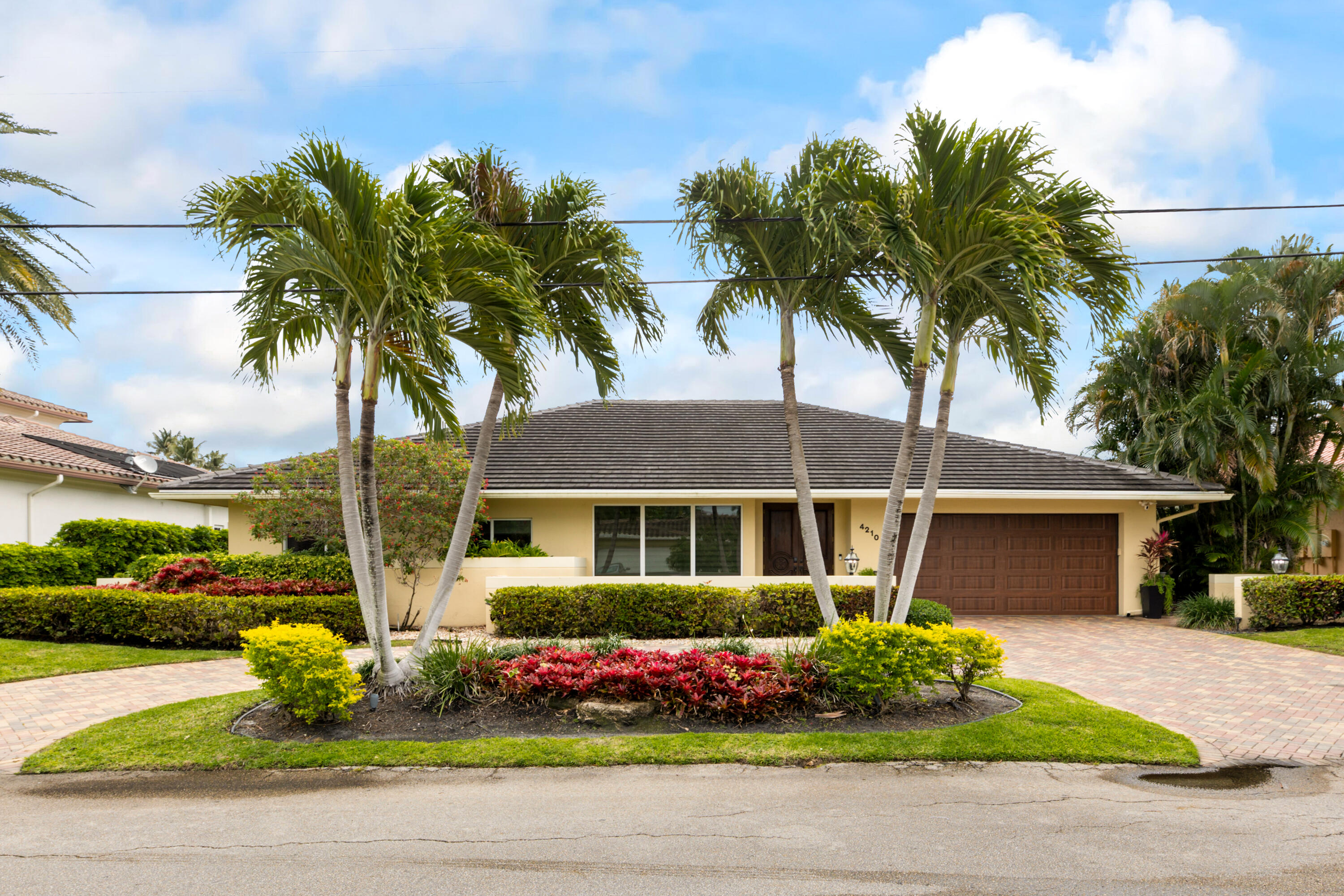 4210 NE 23rd Ave Lighthouse Point, FL 33064