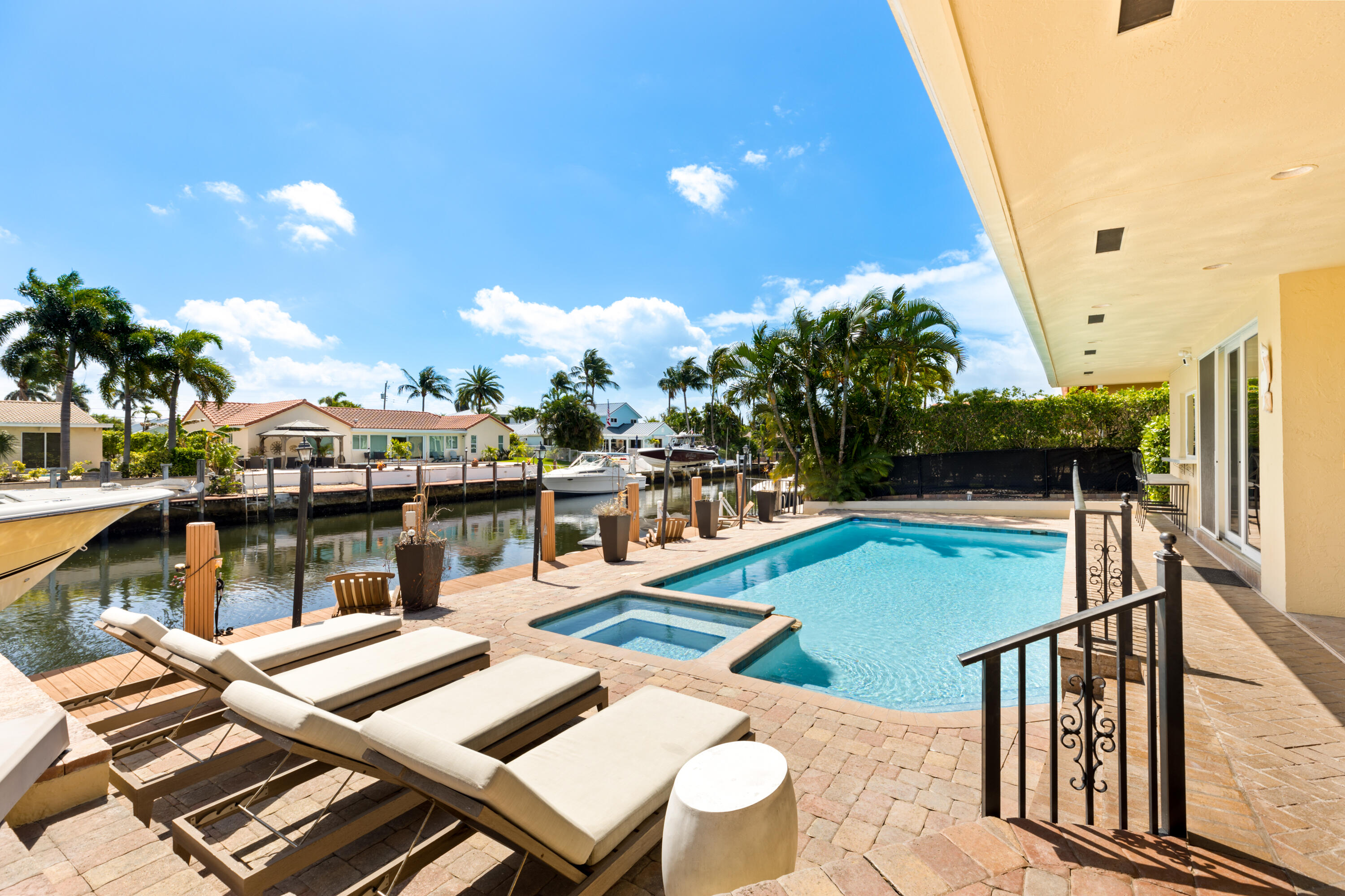 4210 NE 23rd Ave Lighthouse Point, FL 33064