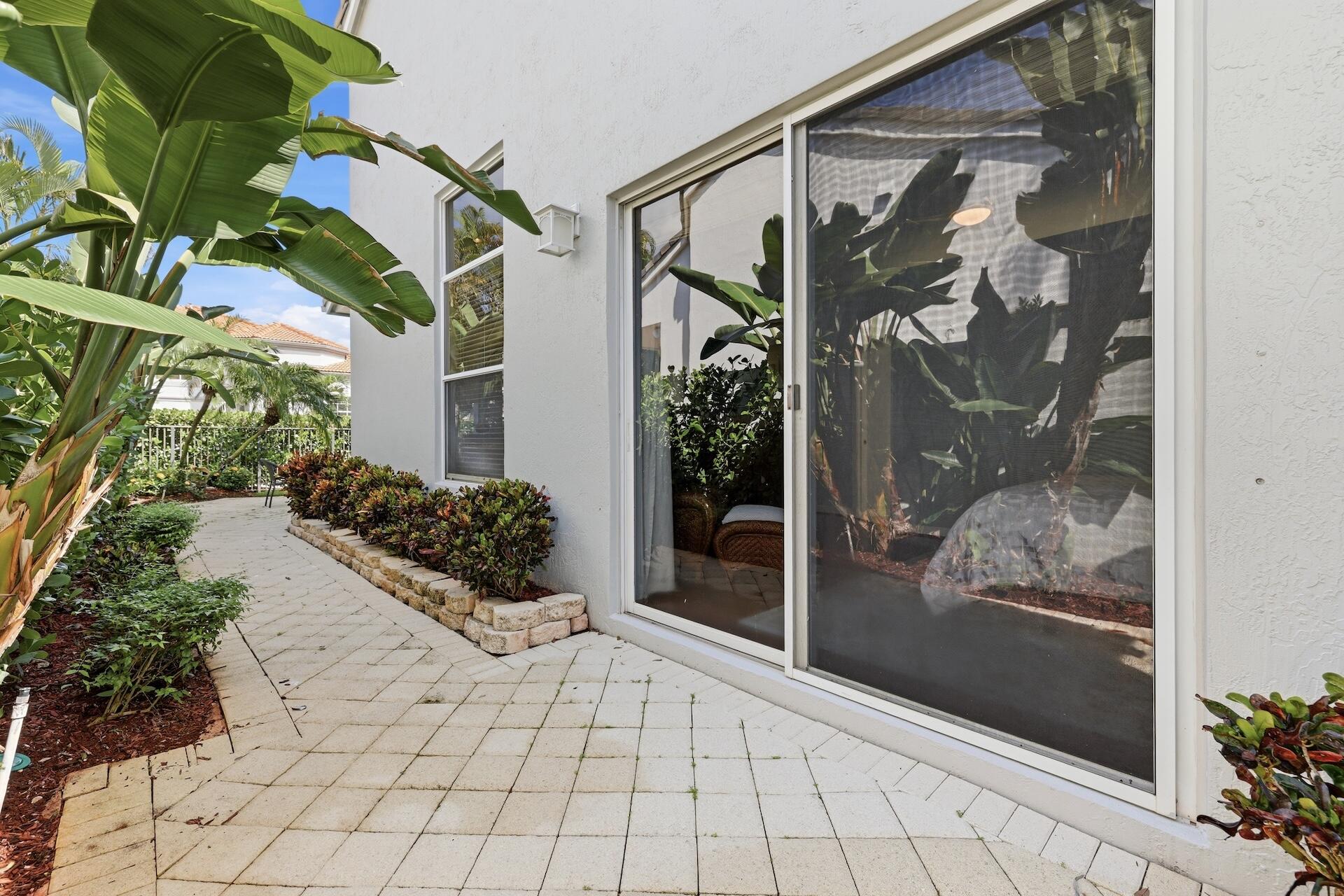 4252 NW 66th Ln Boca Raton, FL 33496