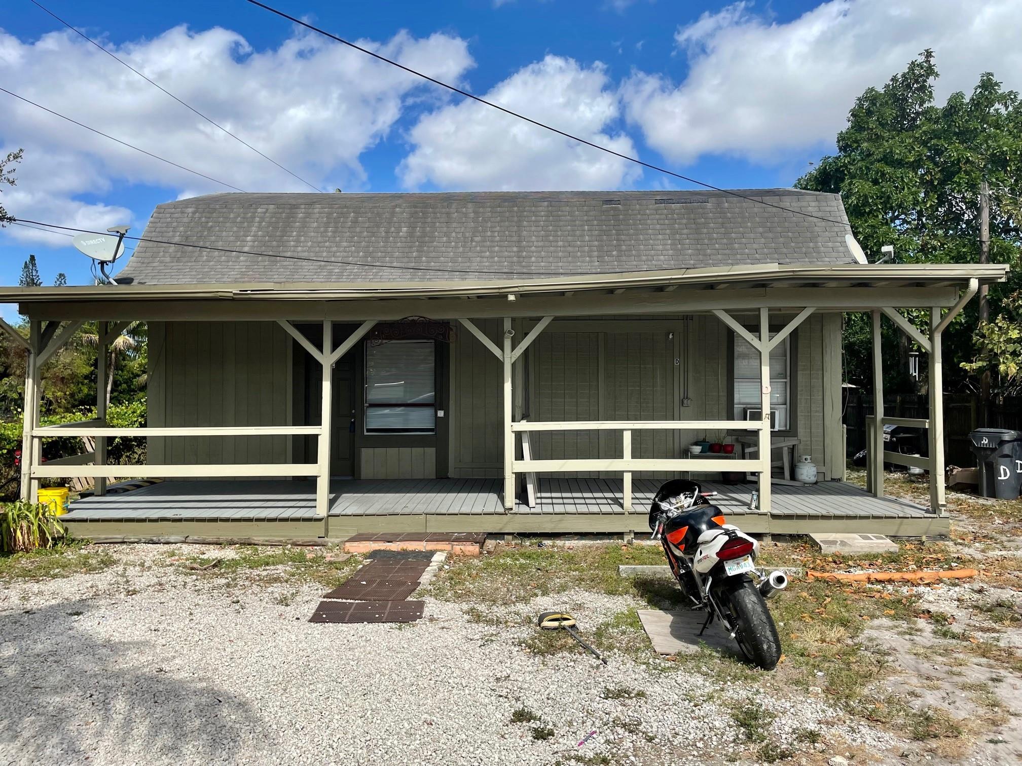 1521 N 59th Ter