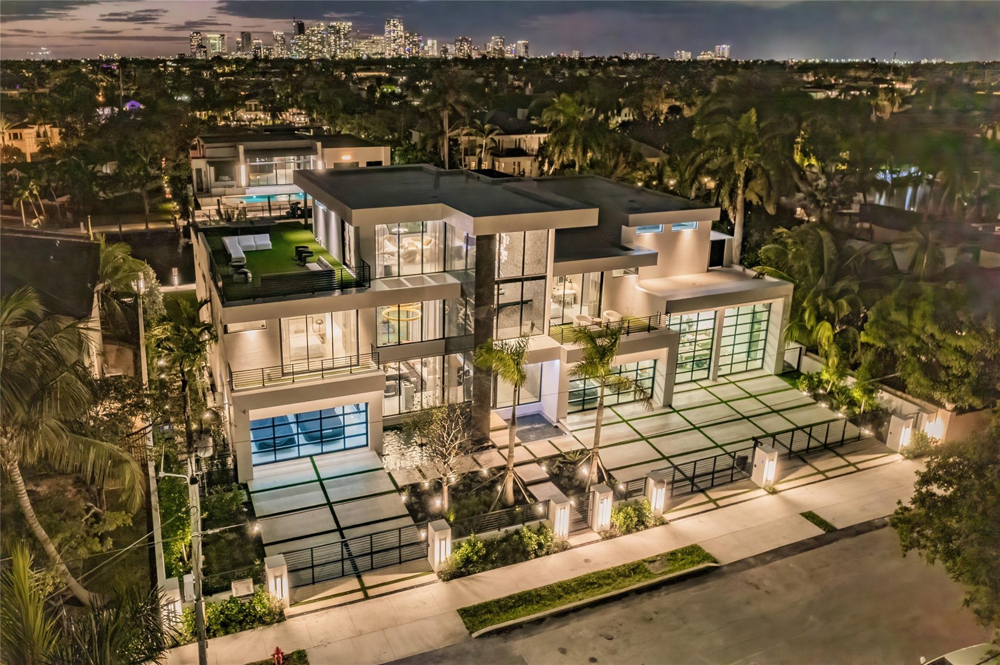 725 Poinciana Dr Fort Lauderdale, FL 33301 725 Poinciana Dr Fort Lauderdale, FL 33301