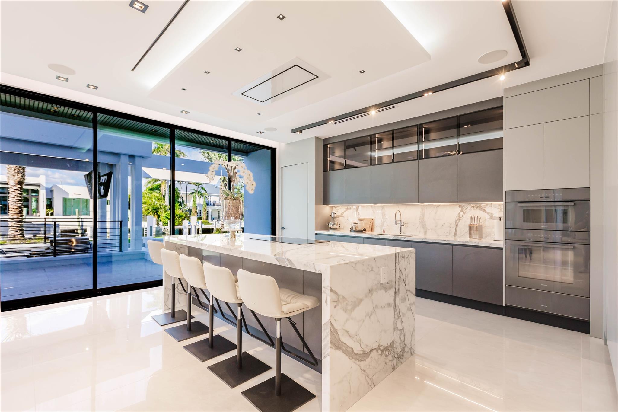 725 Poinciana Dr Fort Lauderdale, FL 33301 725 Poinciana Dr Fort Lauderdale, FL 33301