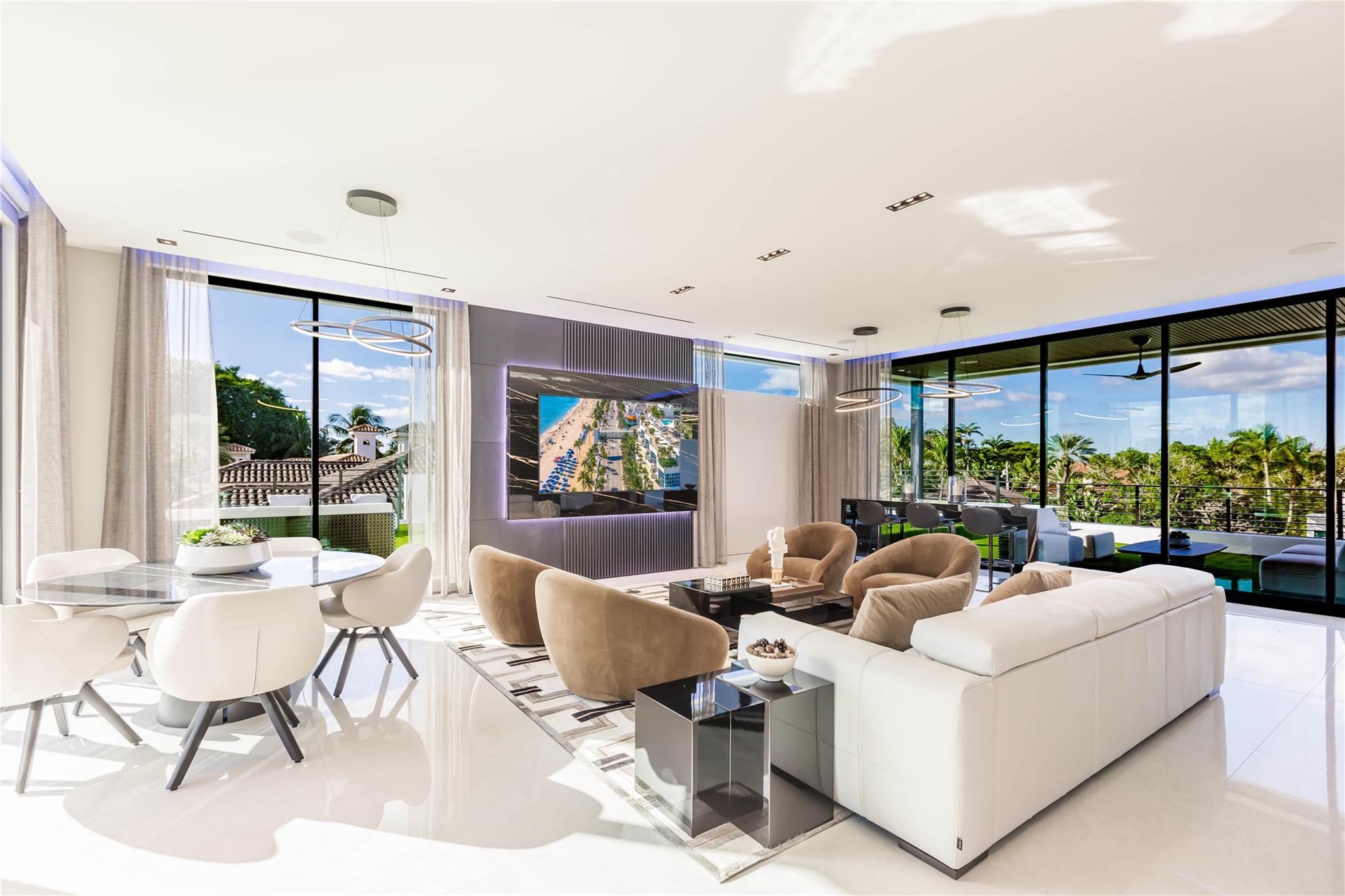 725 Poinciana Dr Fort Lauderdale, FL 33301 725 Poinciana Dr Fort Lauderdale, FL 33301