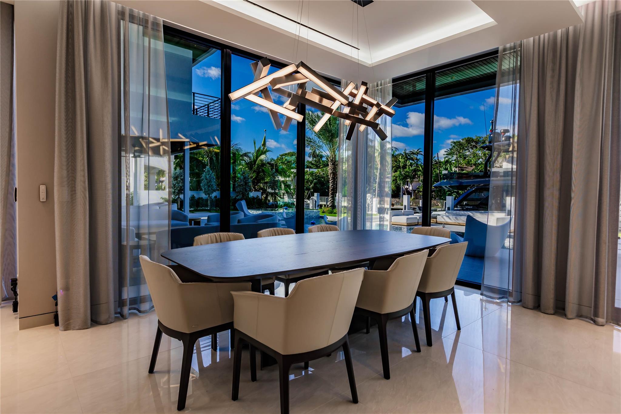 725 Poinciana Dr Fort Lauderdale, FL 33301 725 Poinciana Dr Fort Lauderdale, FL 33301