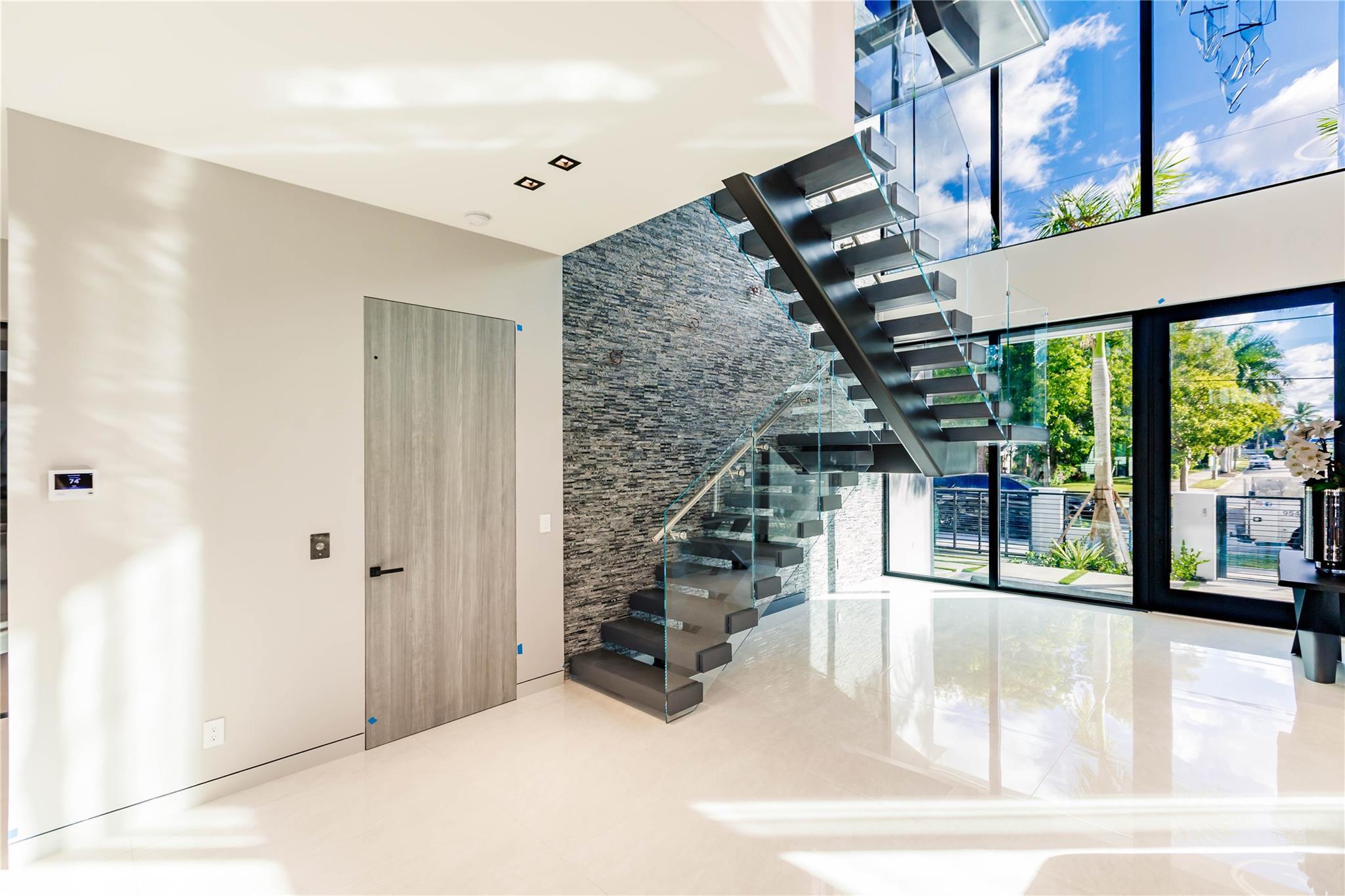 725 Poinciana Dr Fort Lauderdale, FL 33301 725 Poinciana Dr Fort Lauderdale, FL 33301