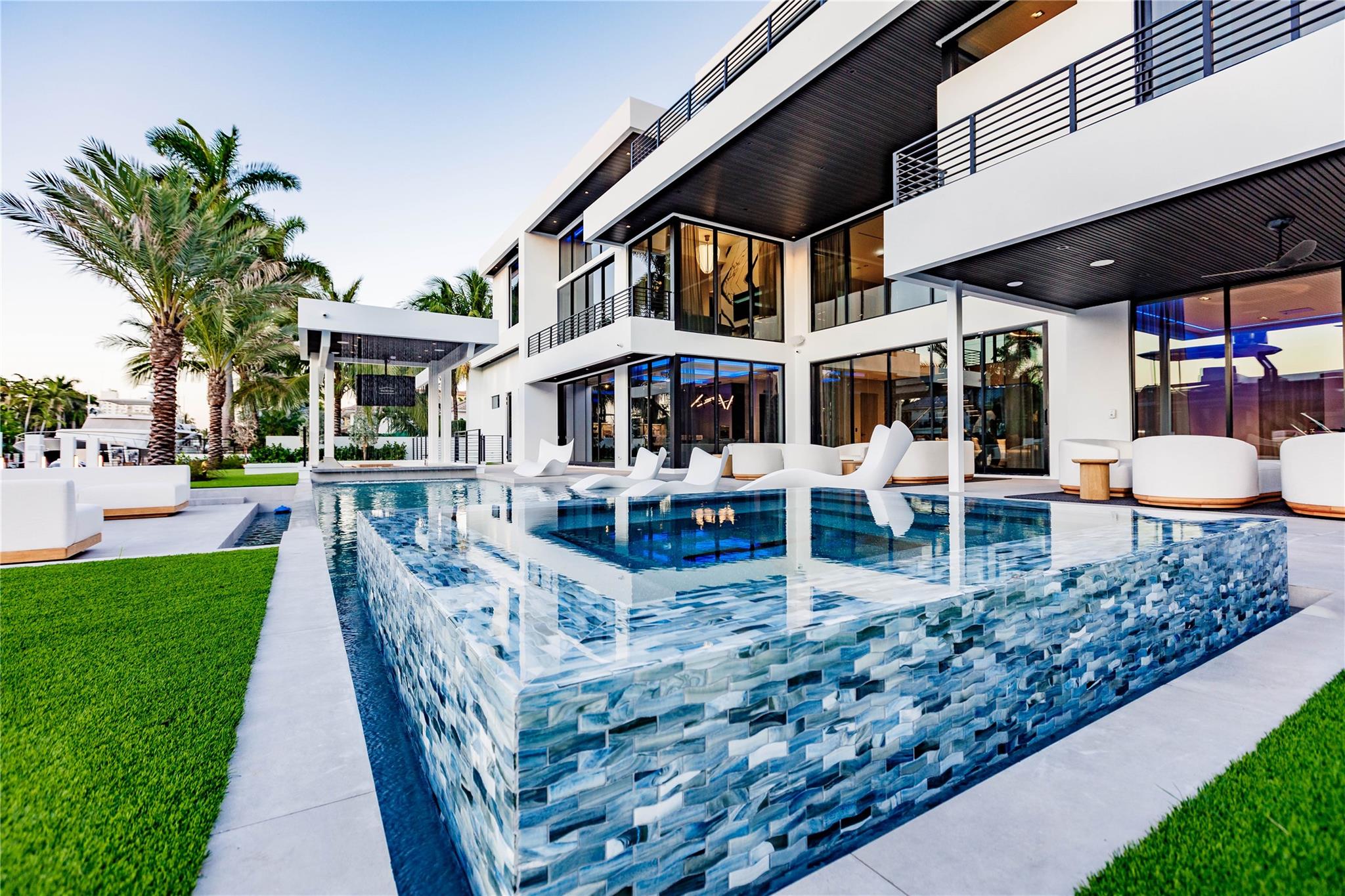 725 Poinciana Dr Fort Lauderdale, FL 33301 725 Poinciana Dr Fort Lauderdale, FL 33301