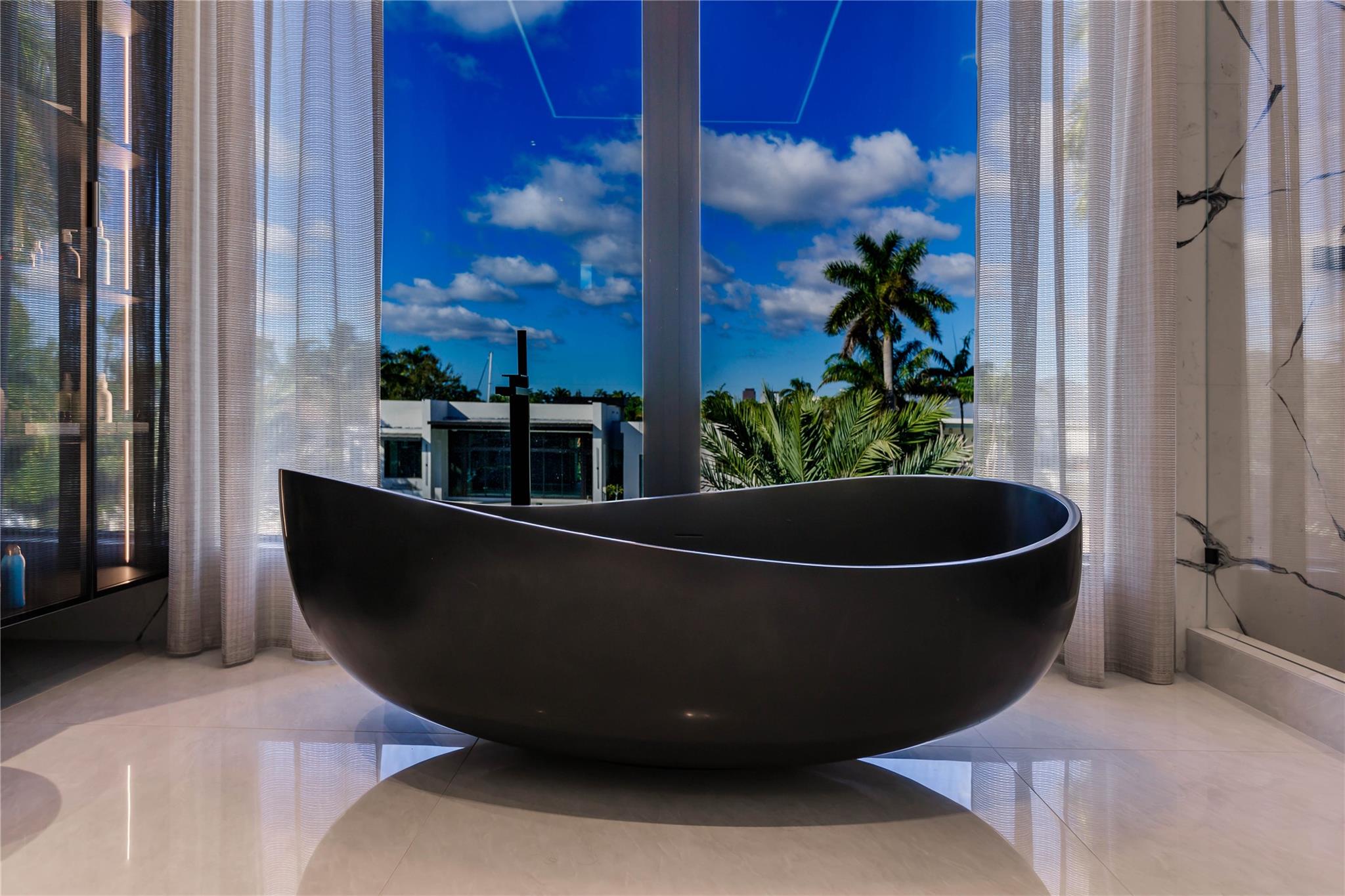 725 Poinciana Dr Fort Lauderdale, FL 33301 725 Poinciana Dr Fort Lauderdale, FL 33301