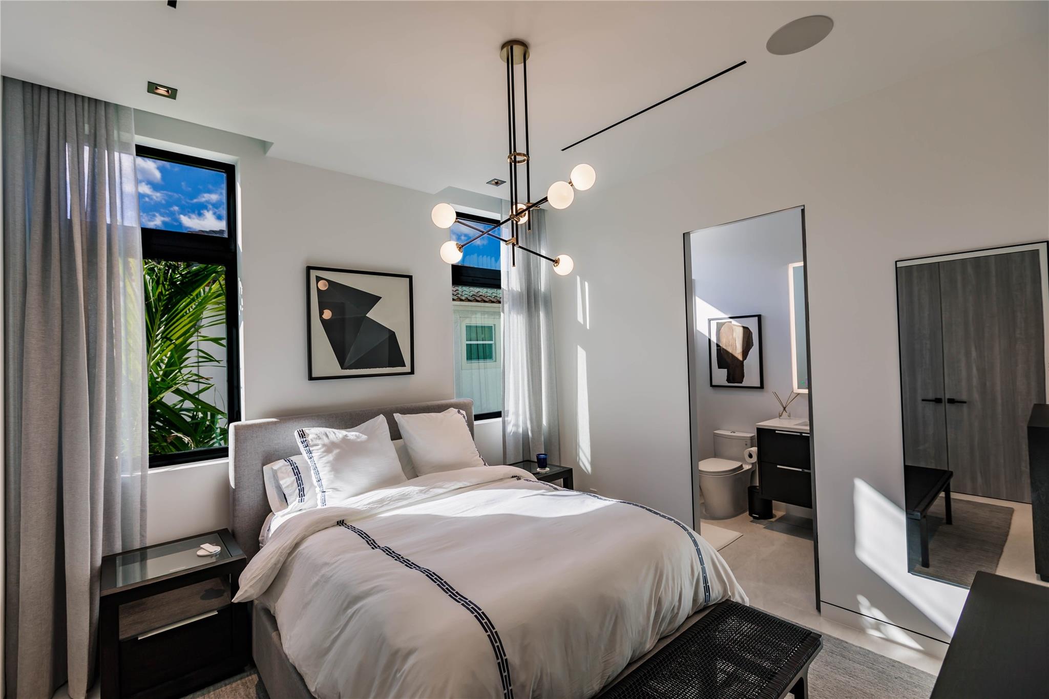 725 Poinciana Dr Fort Lauderdale, FL 33301 725 Poinciana Dr Fort Lauderdale, FL 33301