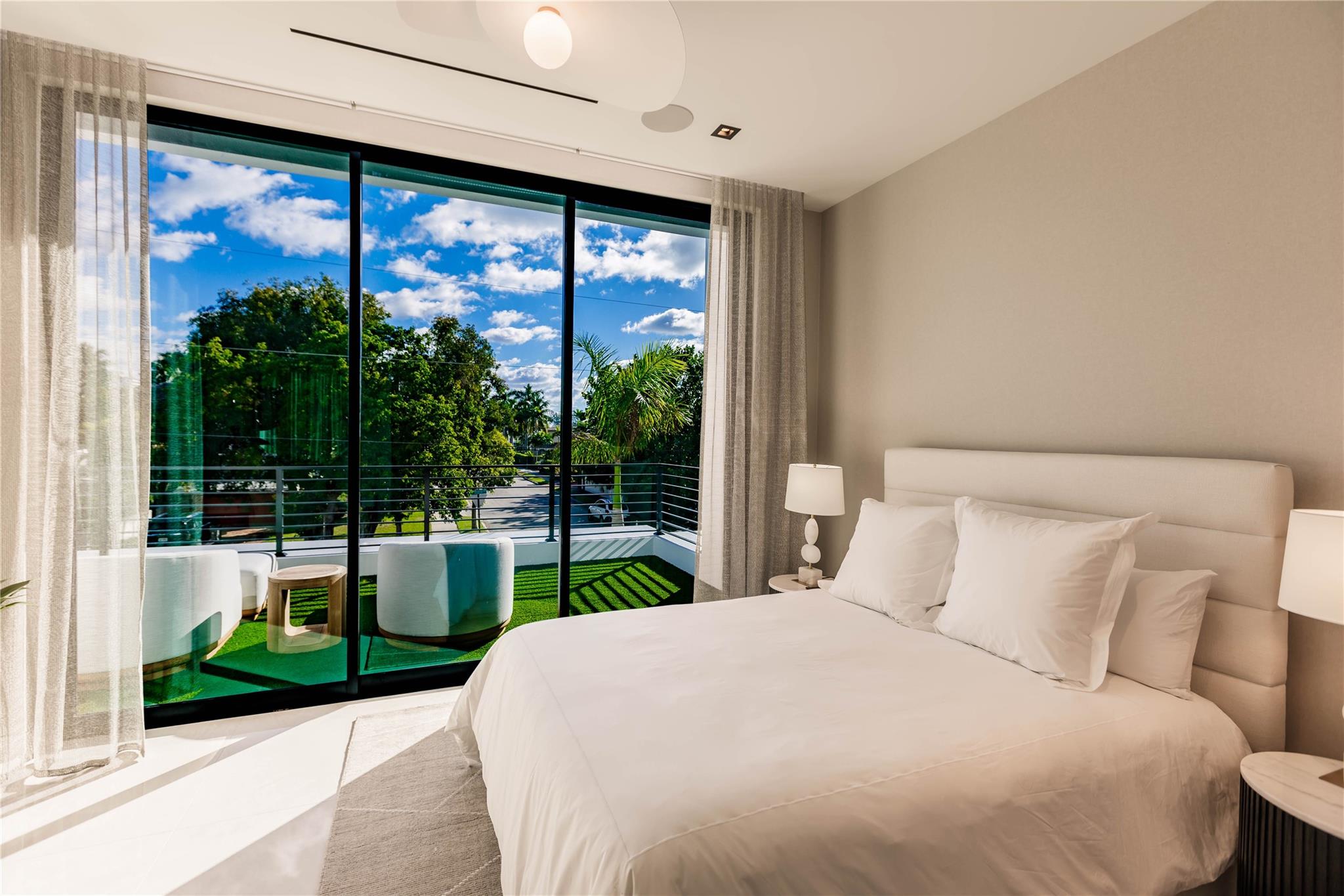 725 Poinciana Dr Fort Lauderdale, FL 33301 725 Poinciana Dr Fort Lauderdale, FL 33301